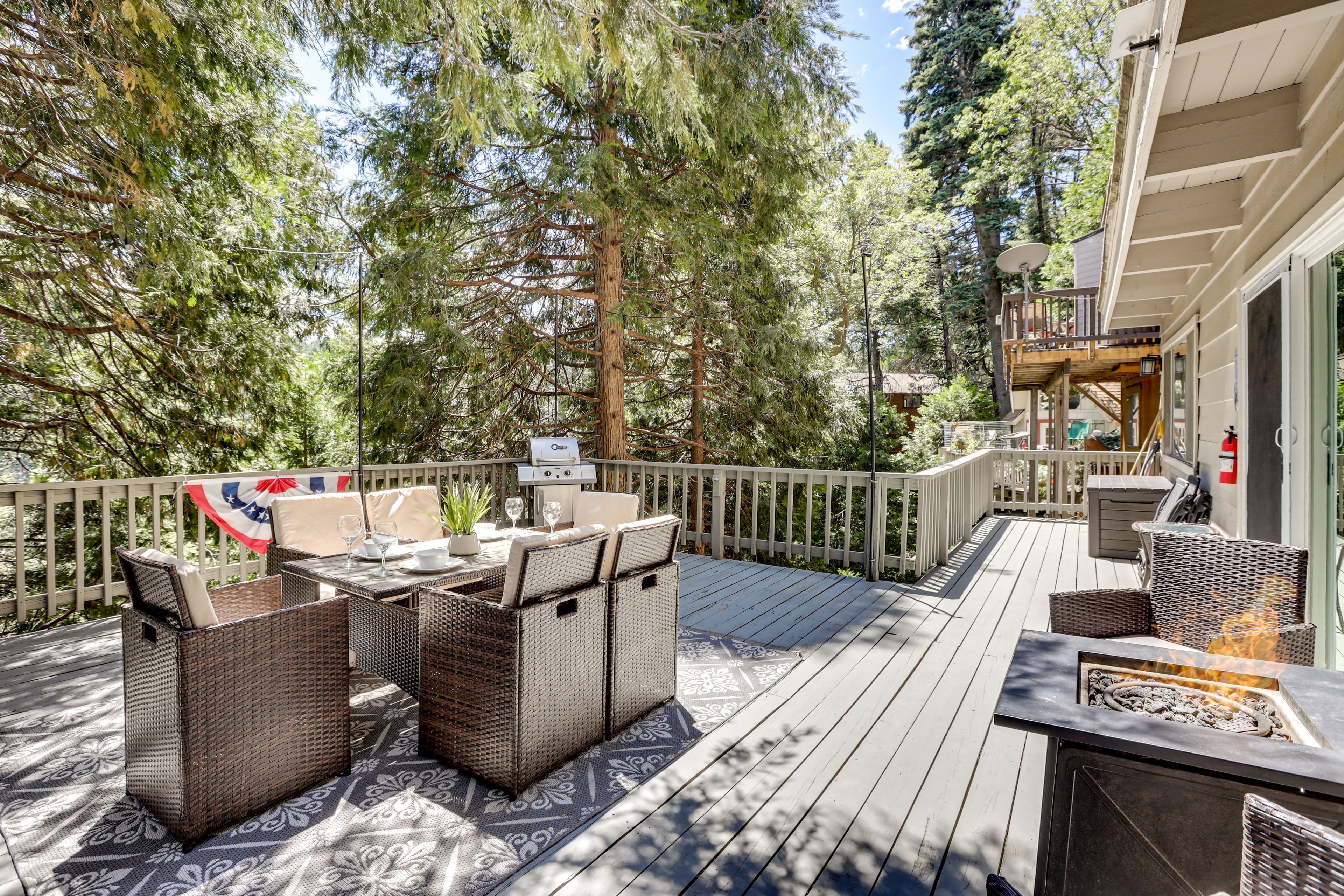 Lake Arrowhead Vacation Rental | 2BR | 1.5BA | 960 Sq Ft | Stairs Required