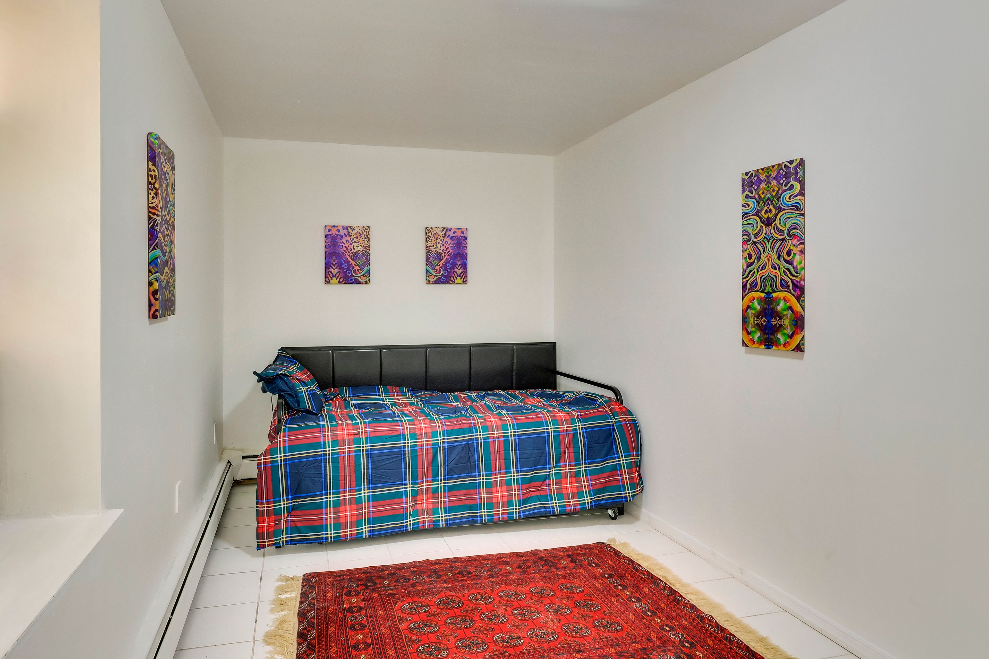 Bedroom 2 | Twin Daybed w/ Twin Trundle