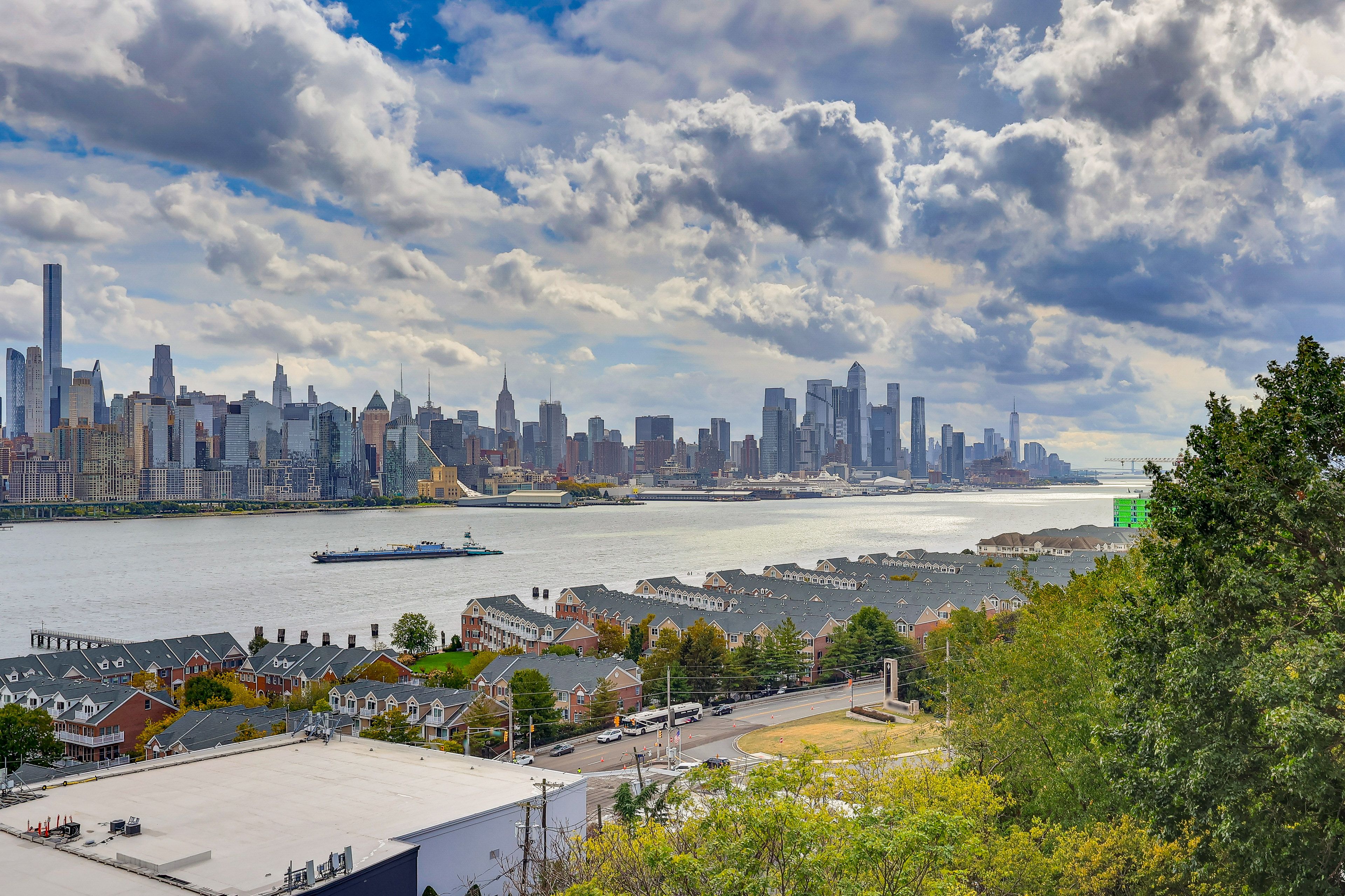 Neighborhood Attractions | Hudson River & NYC Views