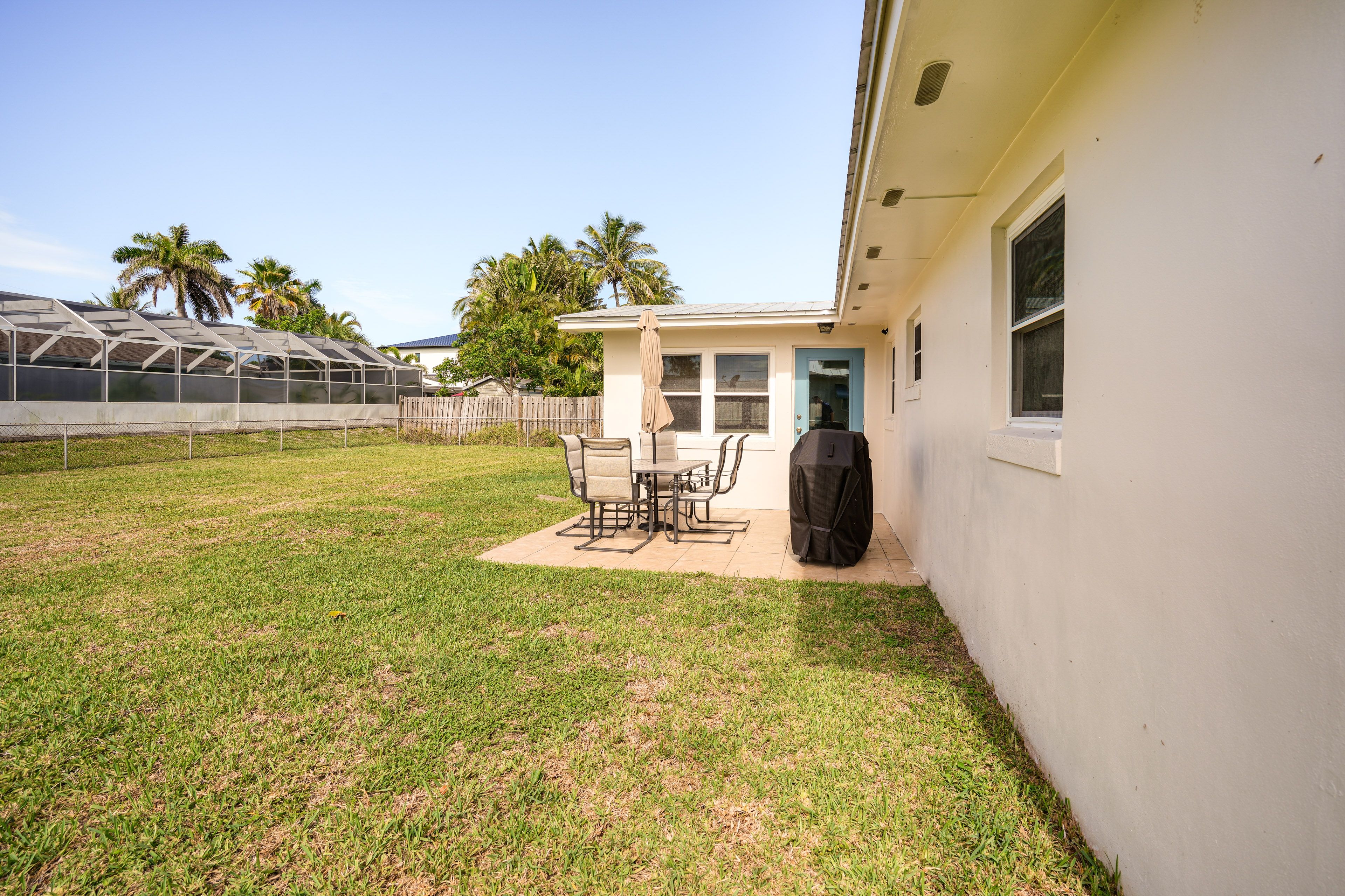 Private Backyard | Gas Grill