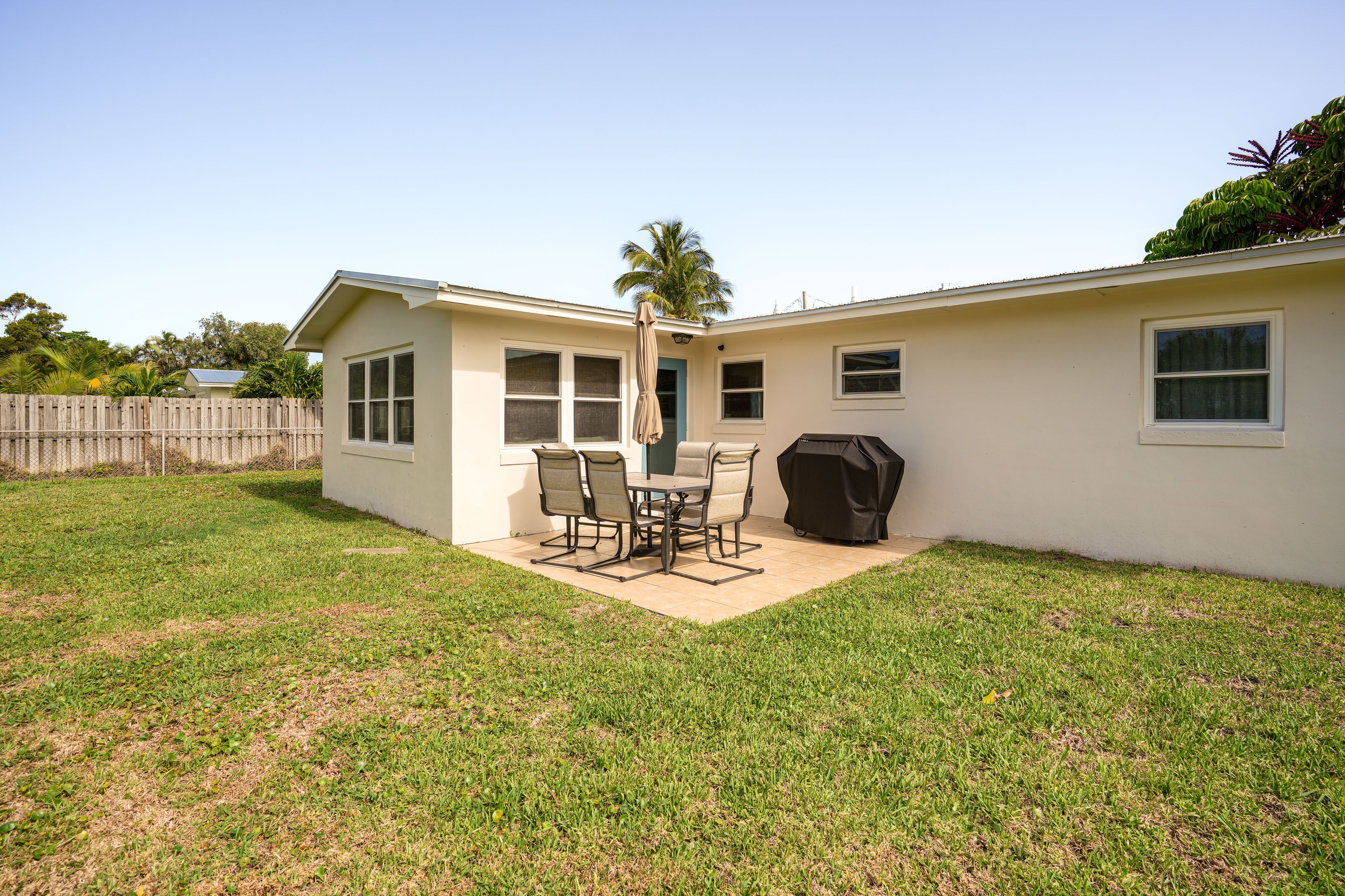 Fort Pierce Vacation Rental | 2BR | 1.5BA | 1 Step Required | 1,157 Sq Ft