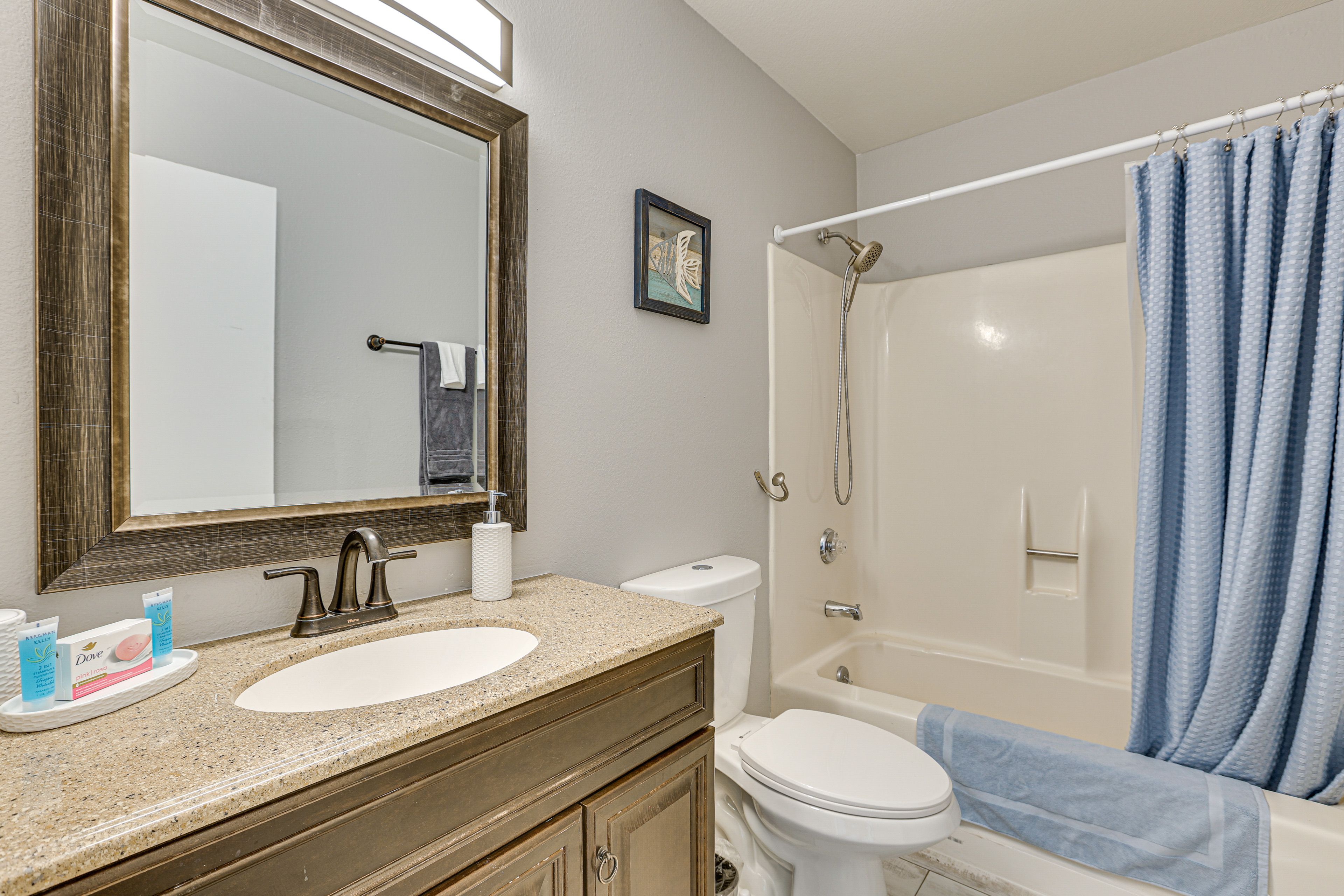 Bathroom | 2nd Floor