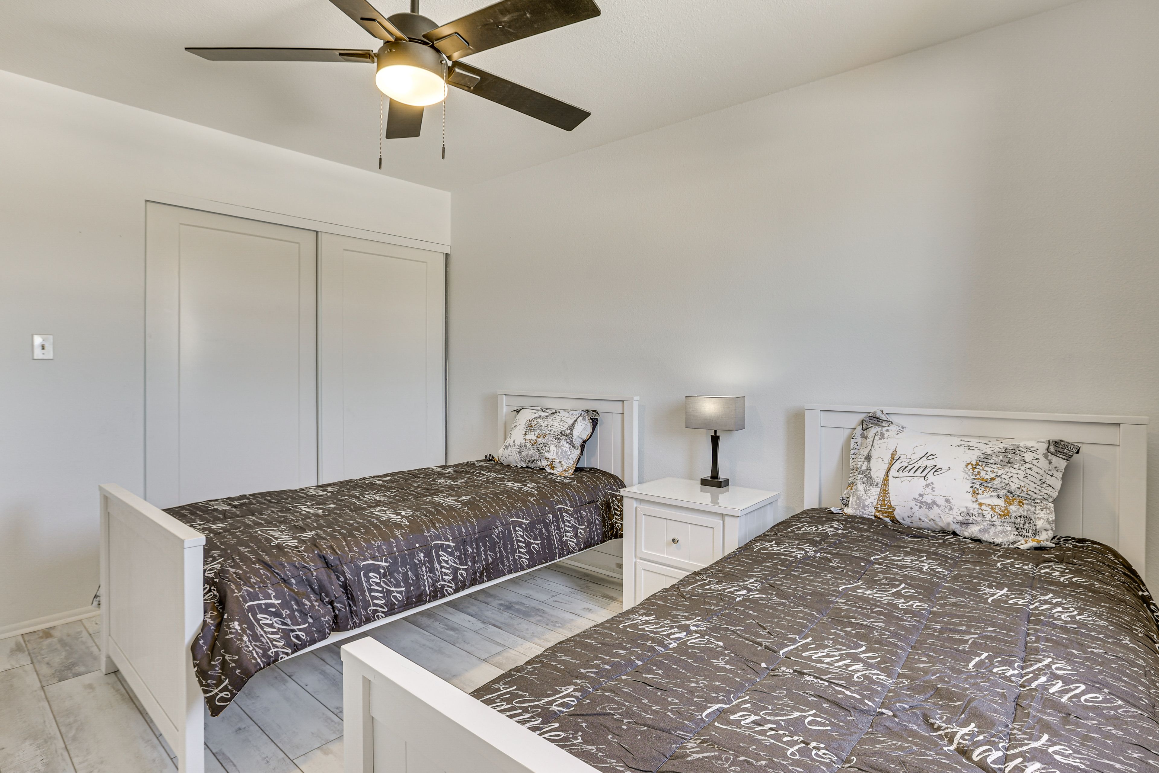Bedroom 4 | 2 Twin Beds | Smart TV | 2nd Floor