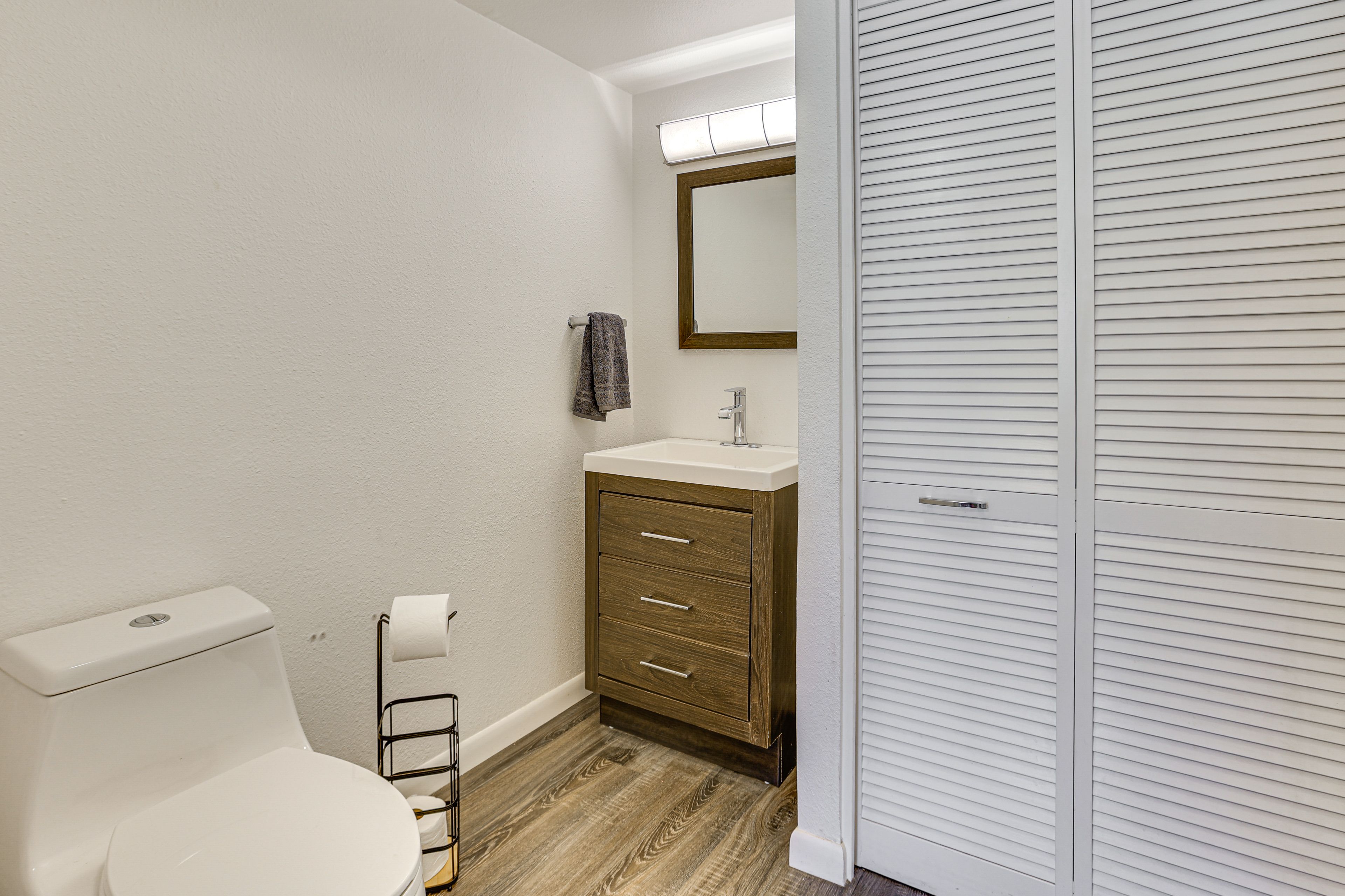 Half Bathroom | 1st Floor