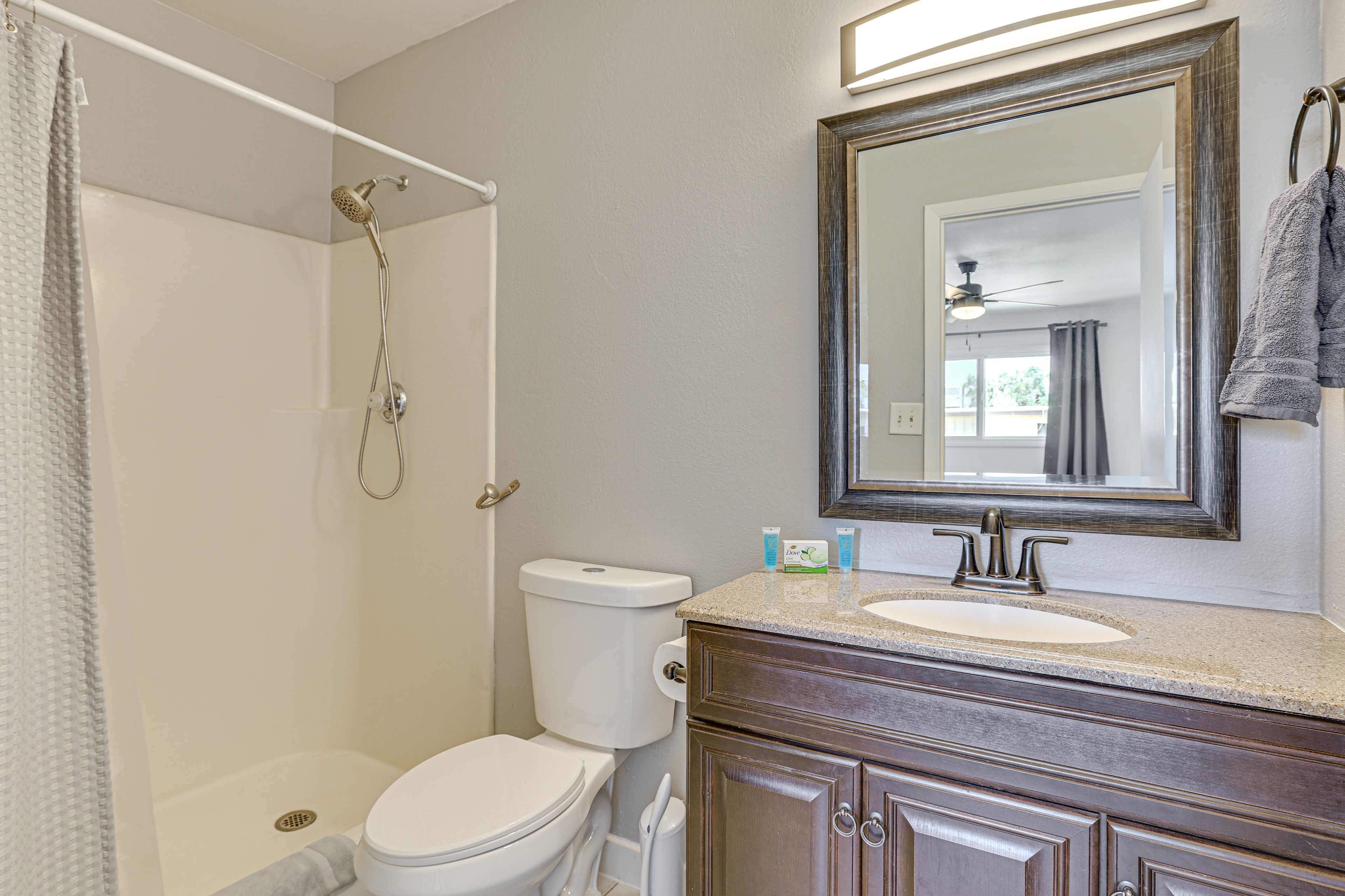En-Suite Bathroom | Towels Provided | 2nd Floor