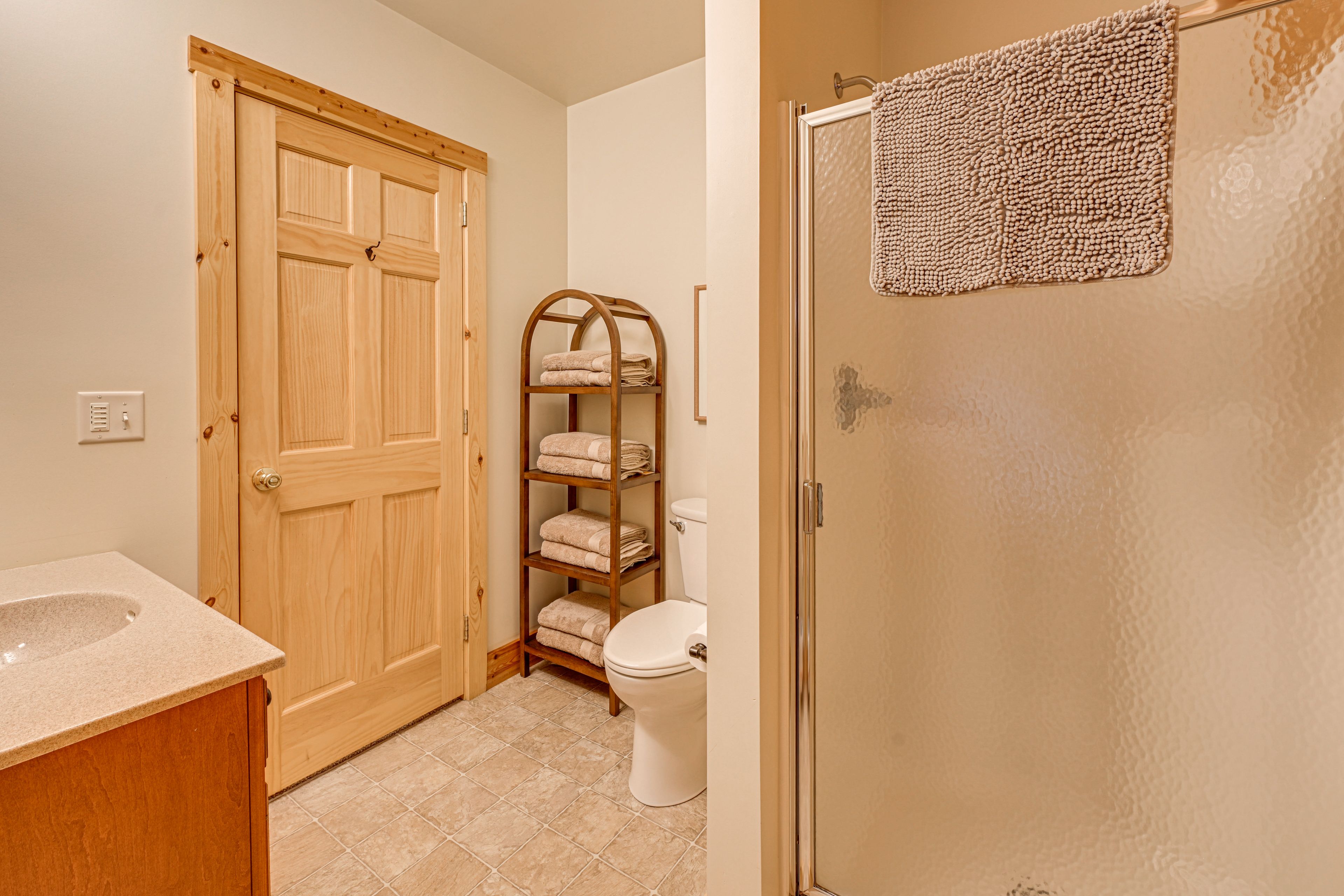 Bathroom | 1st Floor