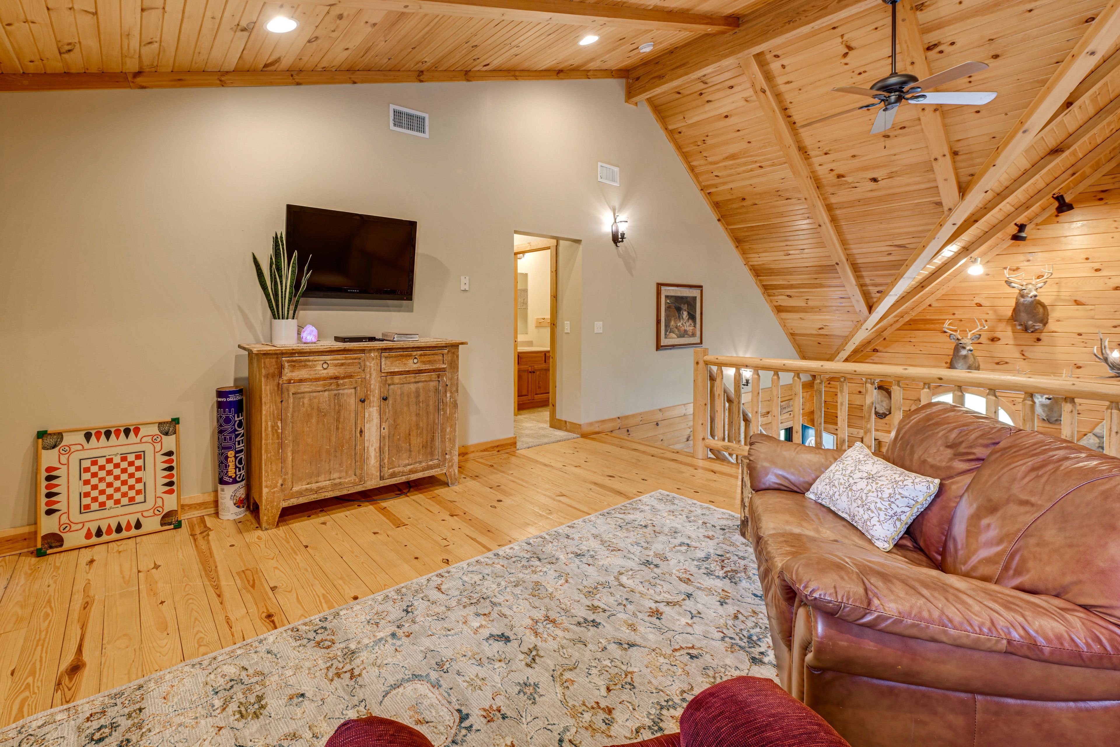 Loft Living Room | Smart TV | 2nd Floor