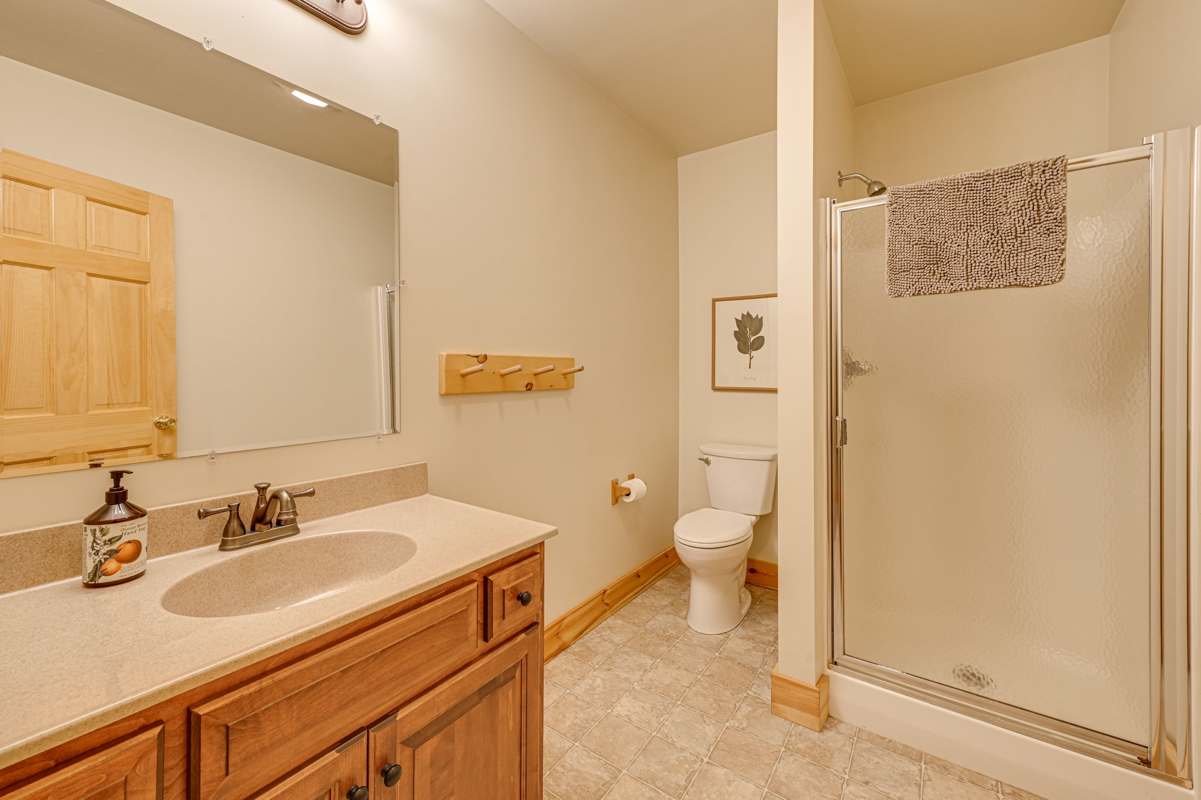 Bathroom | 2nd Floor