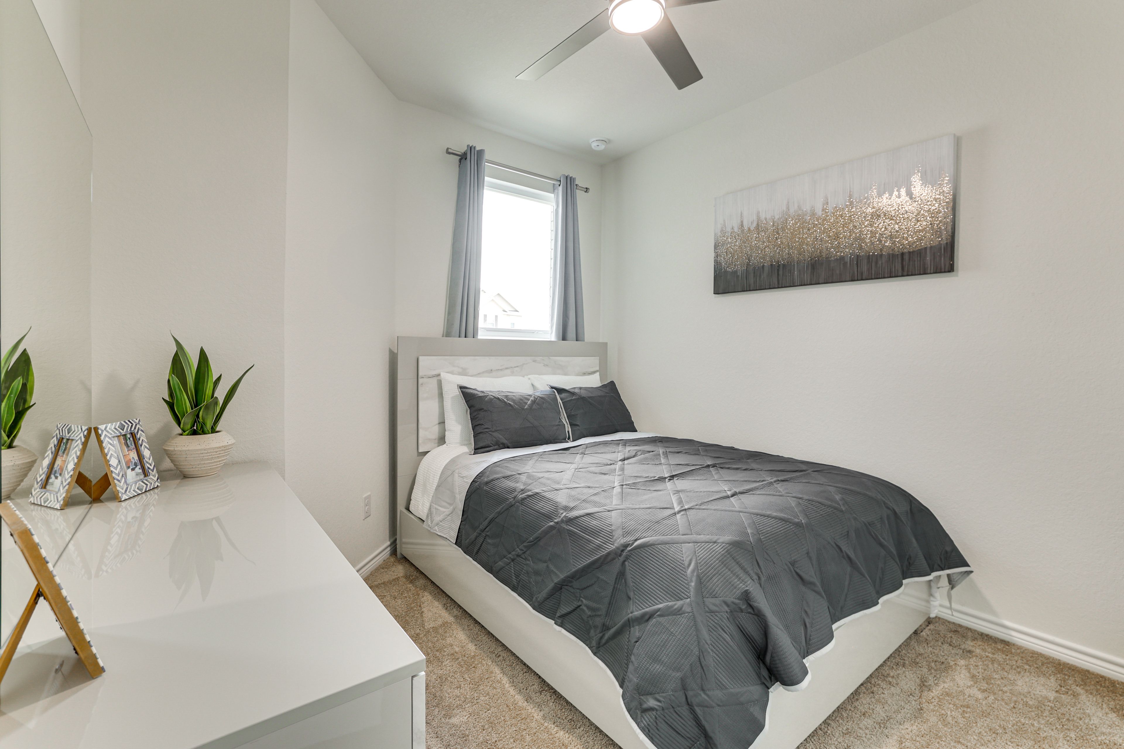 Bedroom 2 | Queen Bed