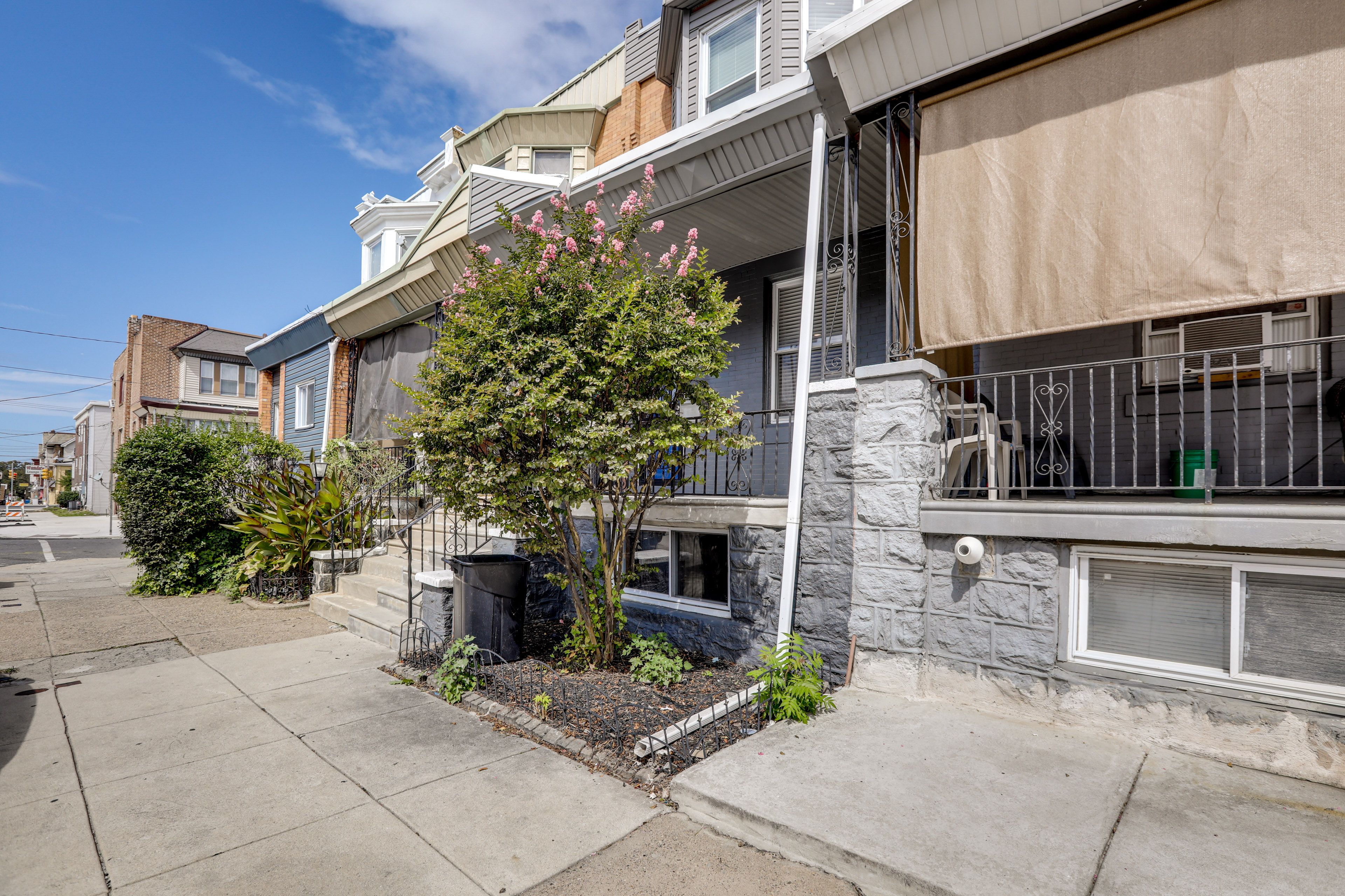 Exterior | Off-Street Parking (First-Come, First-Served)
