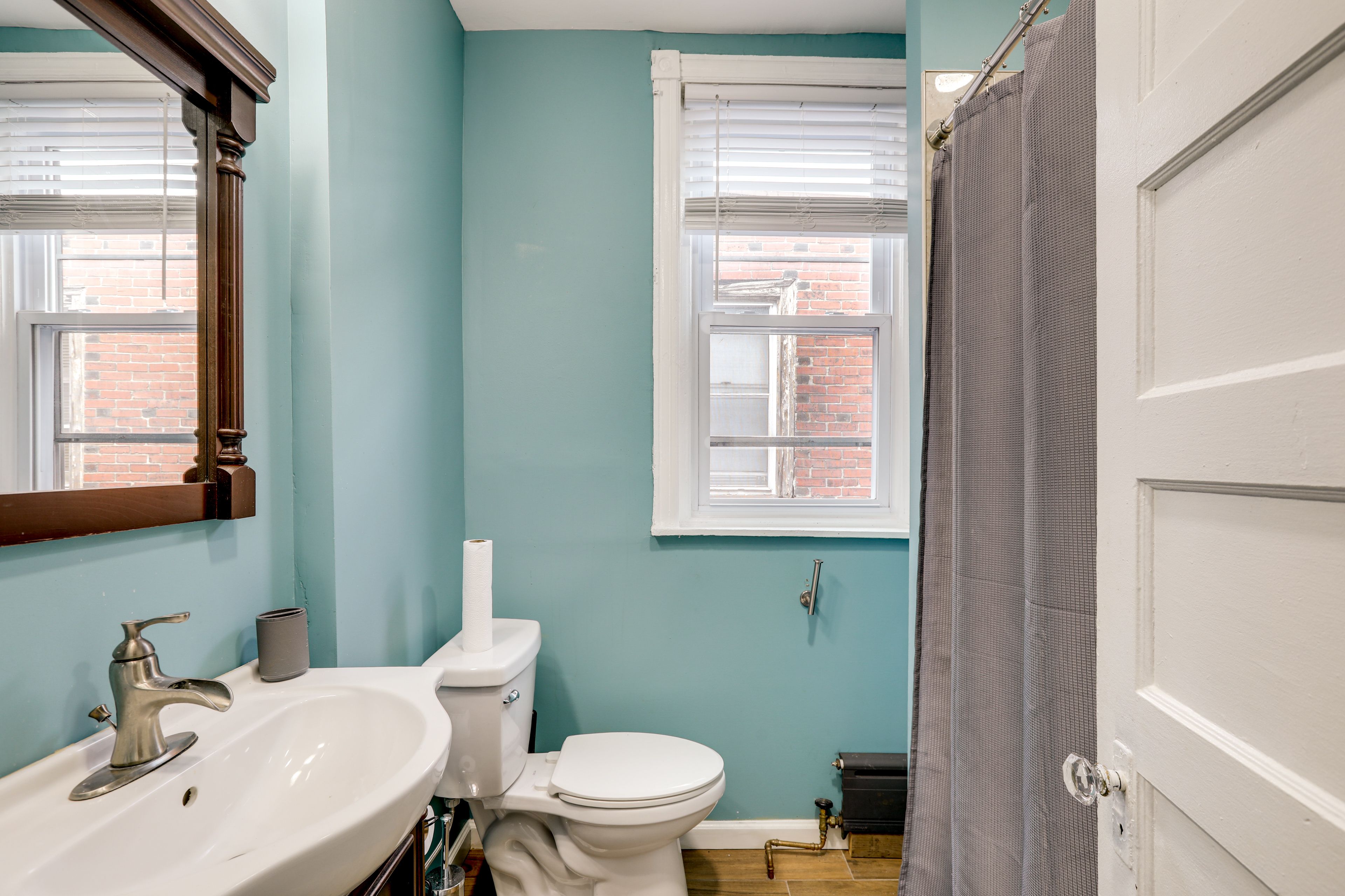 Full Bath | Complimentary Toiletries | Towels Provided | 2nd Floor