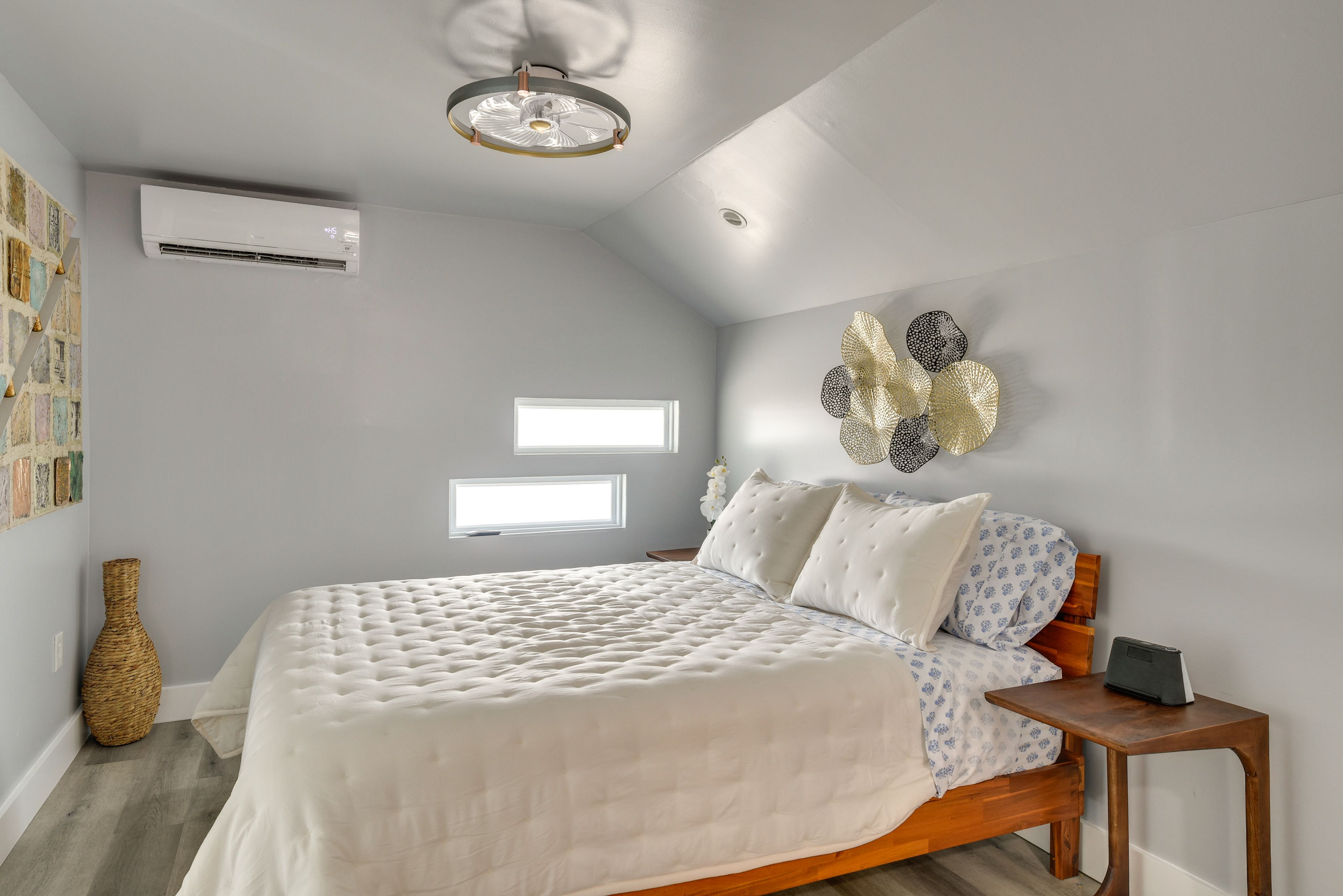 Bedroom (Loft) | Queen Bed | Linens Provided | En-Suite Bathroom