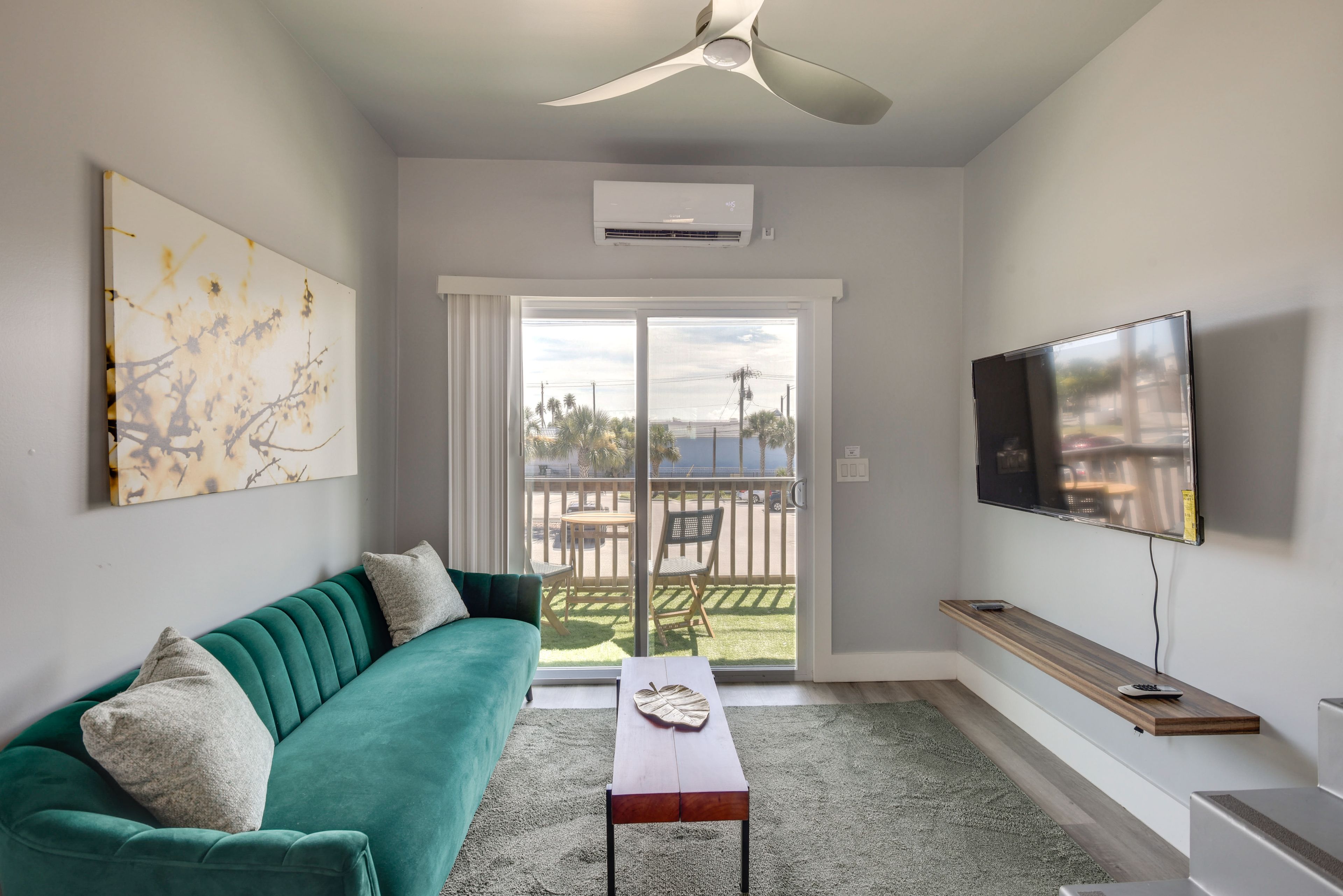 Daytona Beach Vacation Rental | 1BR | 1BA | 500 Sq Ft | Stairs Required