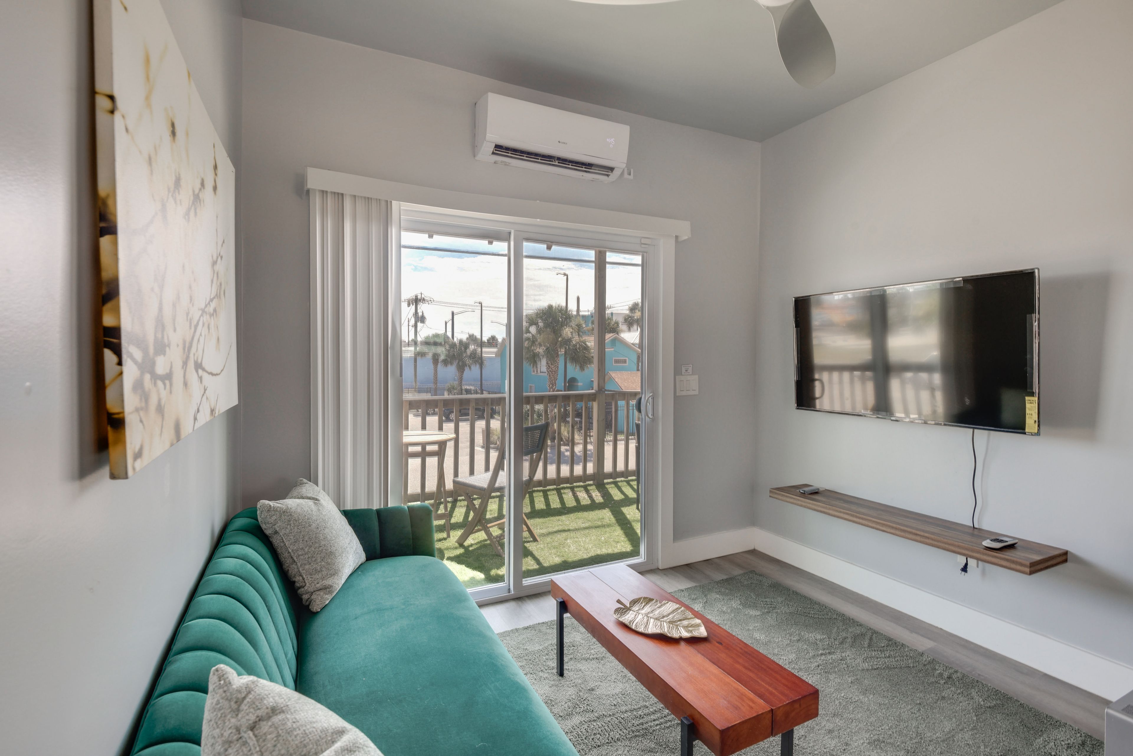 Living Room | Flat-Screen TV