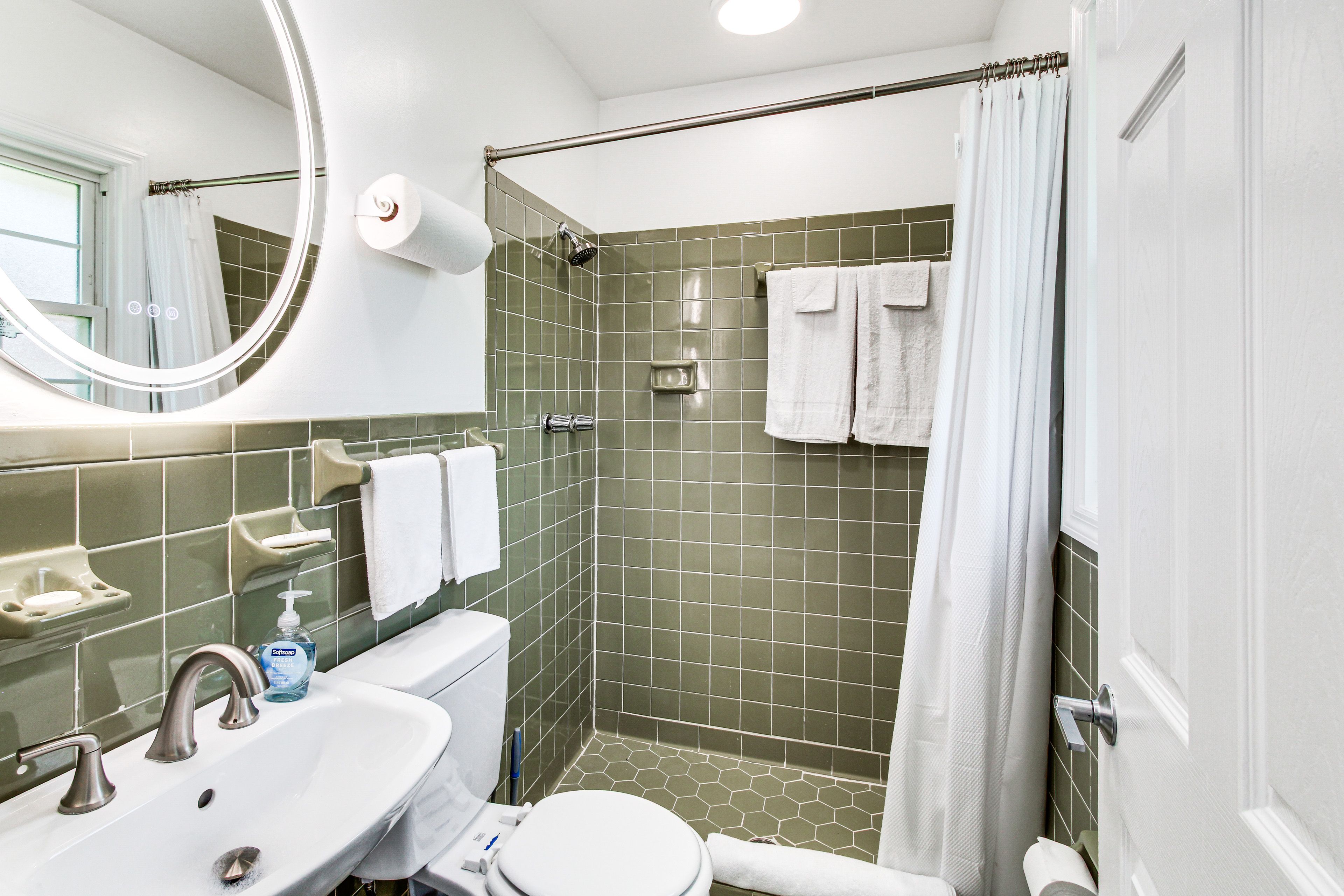 Bathroom | Towels Provided