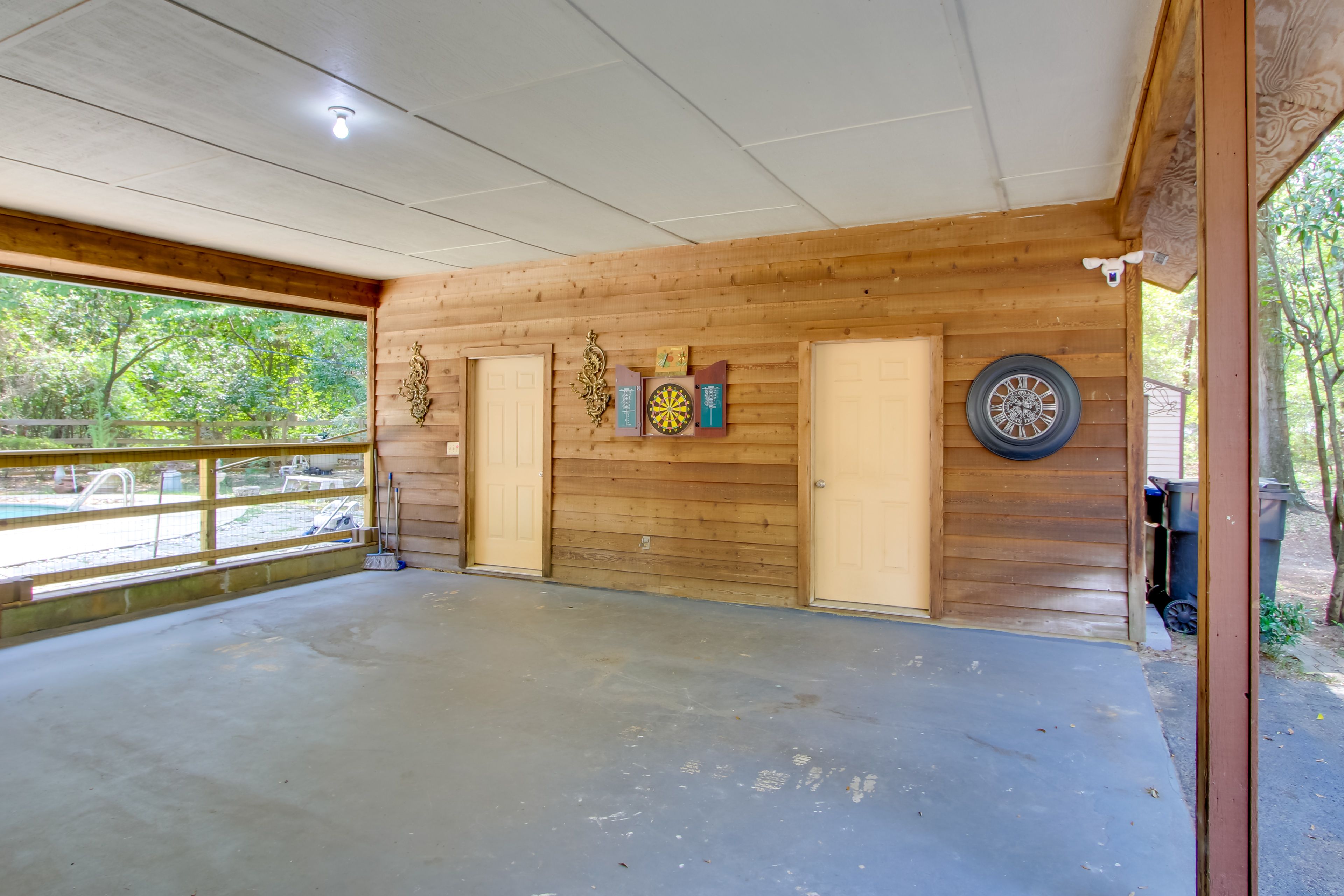 Parking | Carport (2 Vehicles) | Driveway (5 Vehicles)