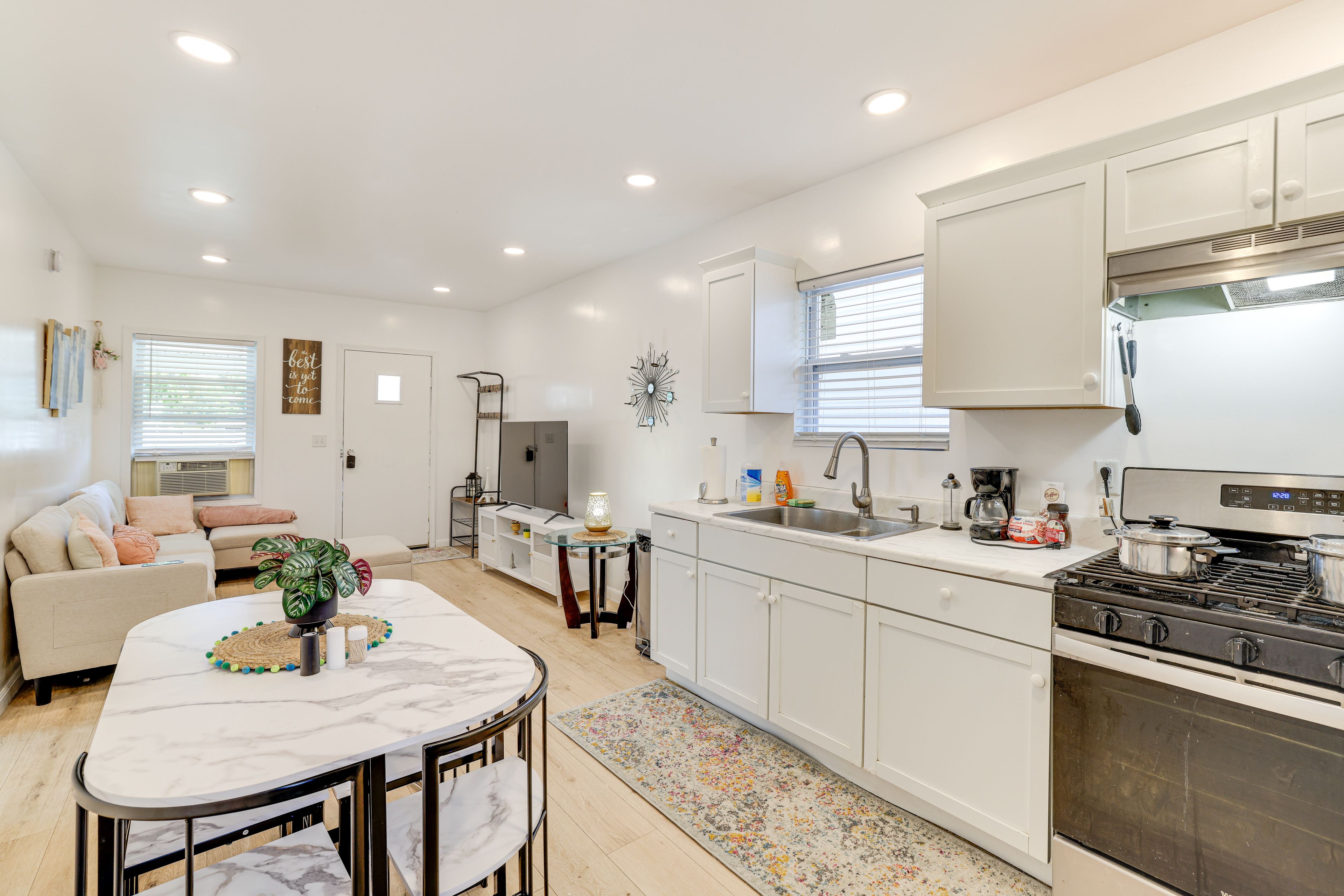 Niagara Falls Vacation Rental | 2BR | 1.5BA | 7 Steps to Enter | 640 Sq Ft