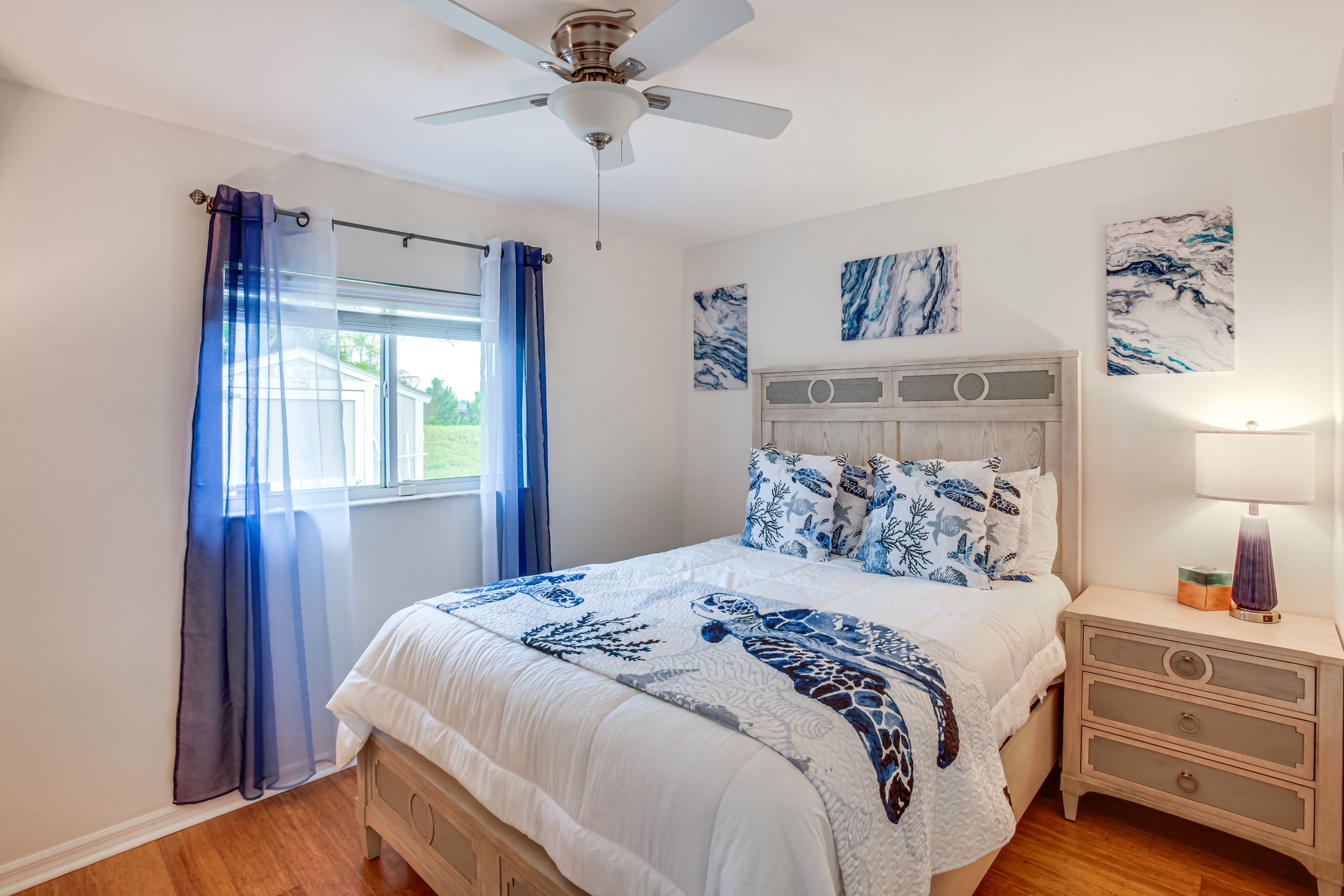 Bedroom 3 | Queen Bed