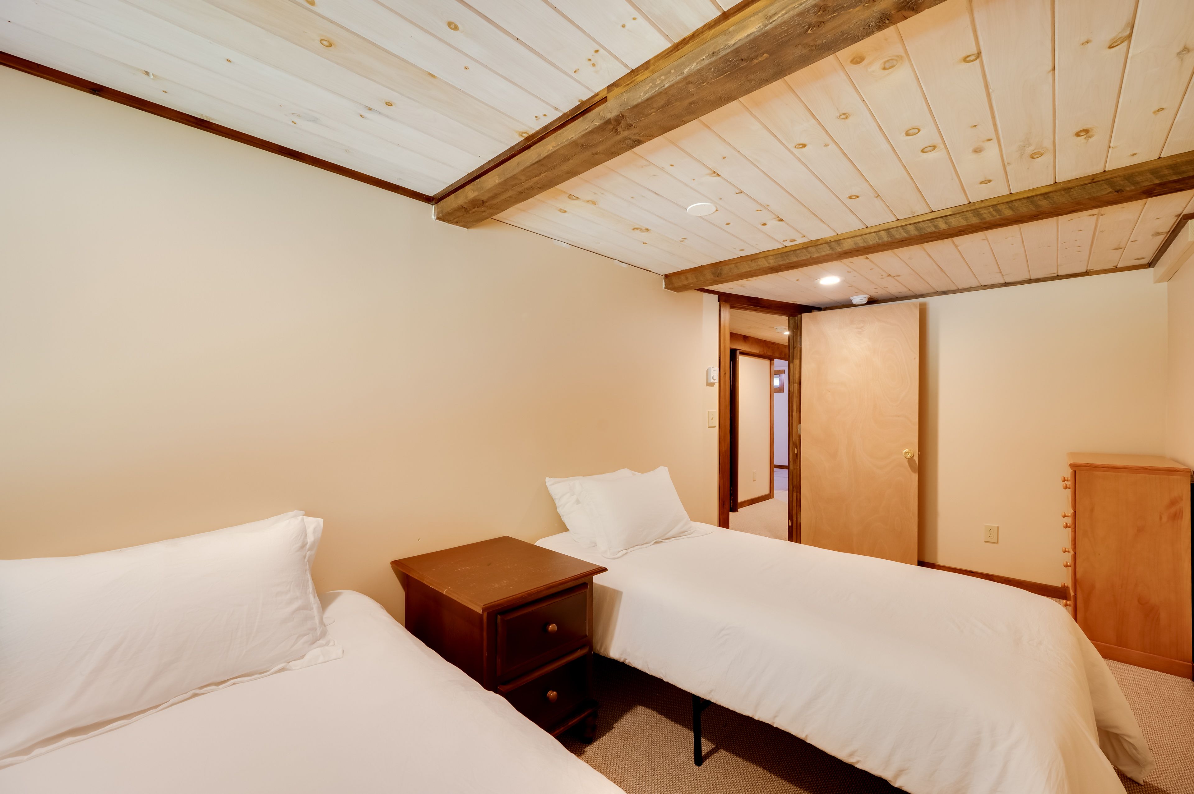 Bedroom 5 | 2 Twin Beds | Lower Level