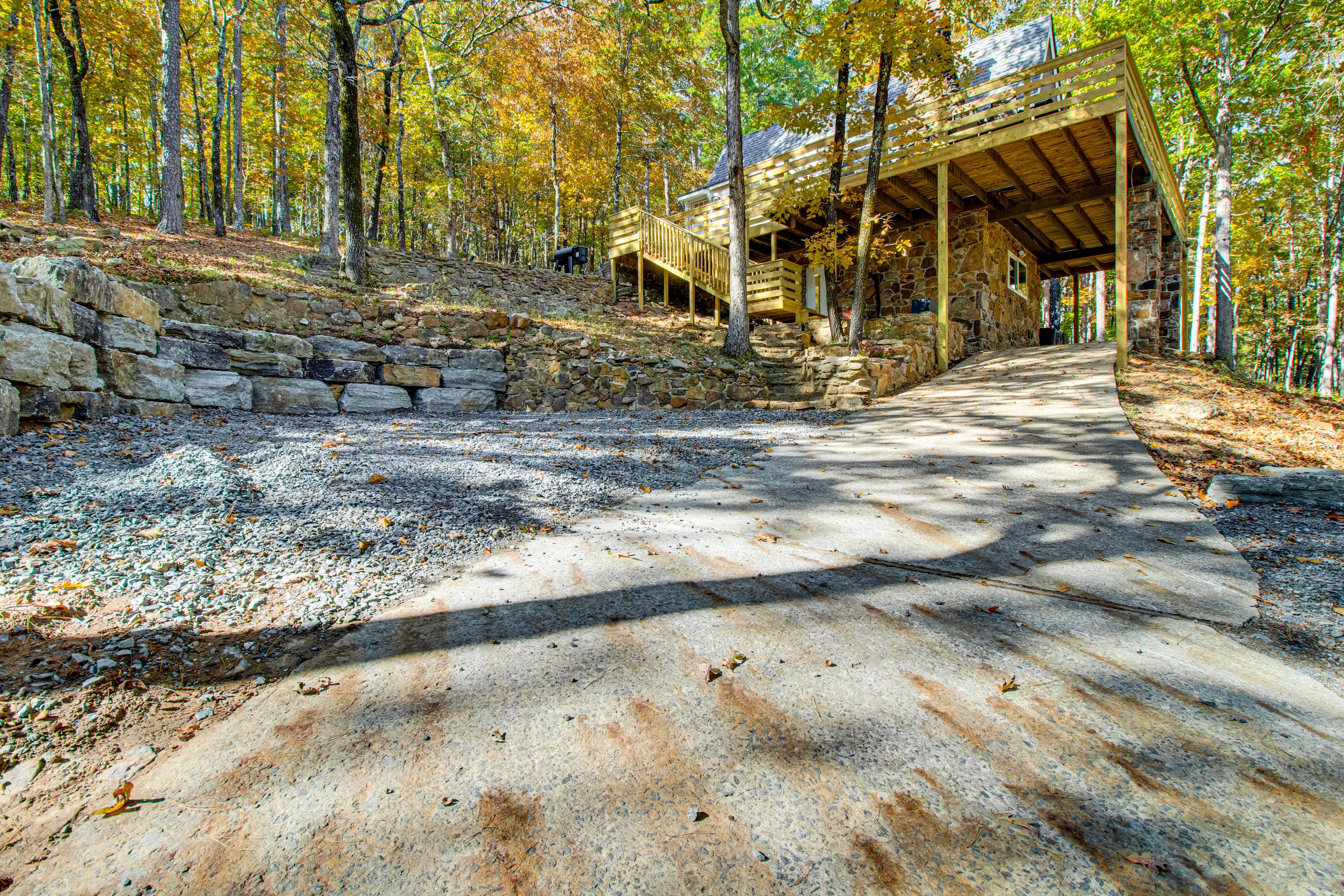 Parking | Driveway (4 Vehicles) | Street Parking (Trailers Allowed)