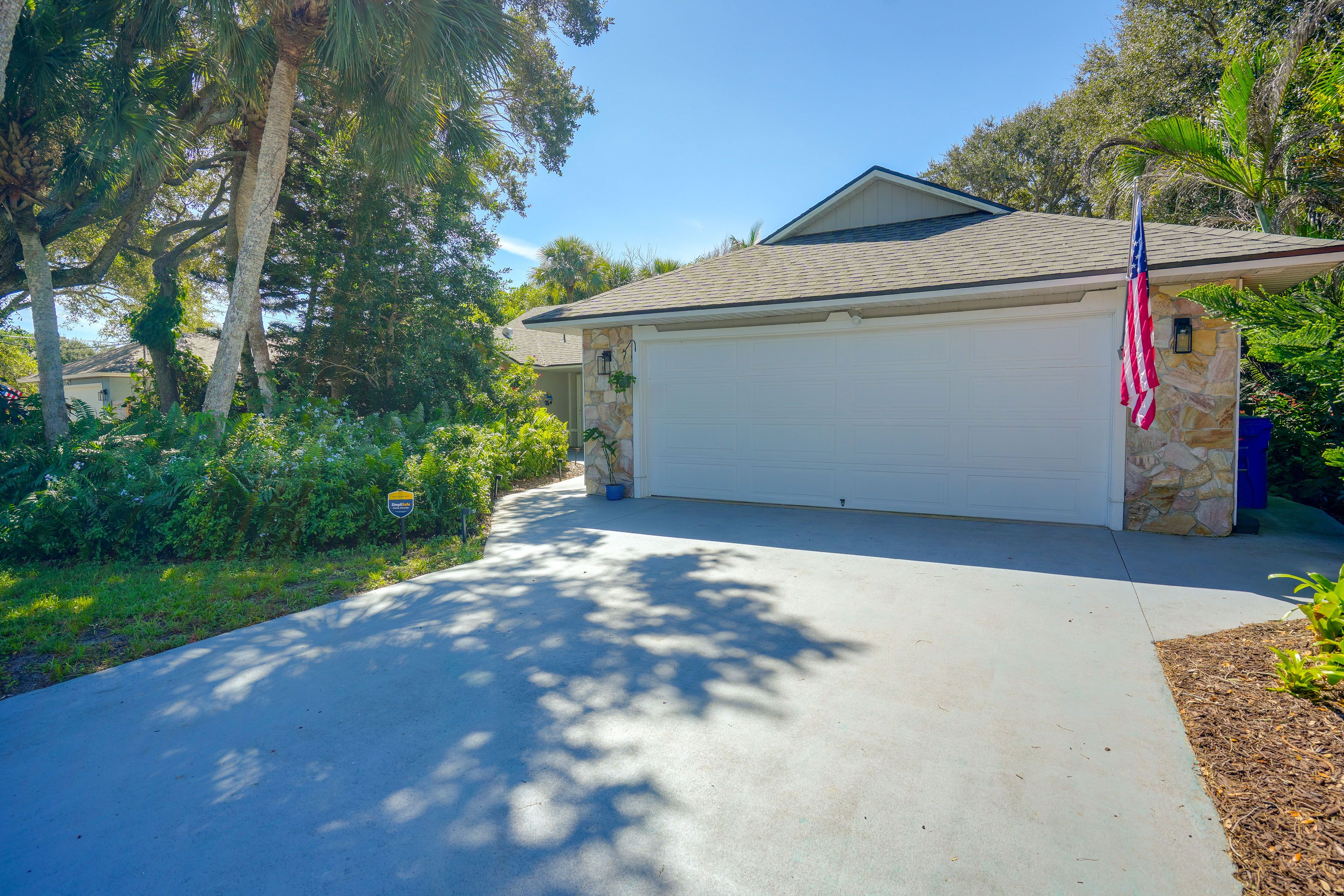 Garage (2 Vehicles) | Driveway (2 Vehicles)