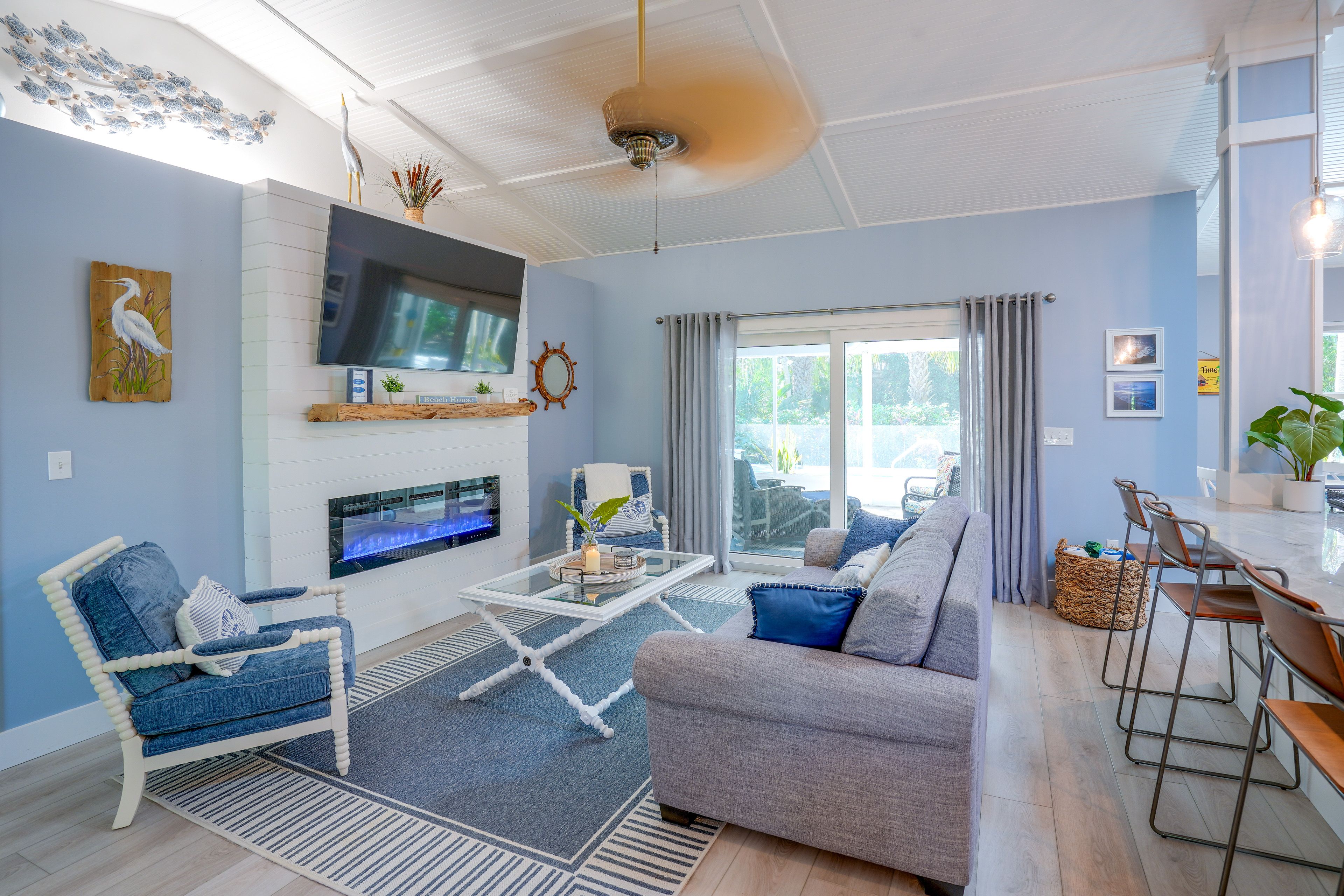 Living Room | Queen Sleeper Sofa