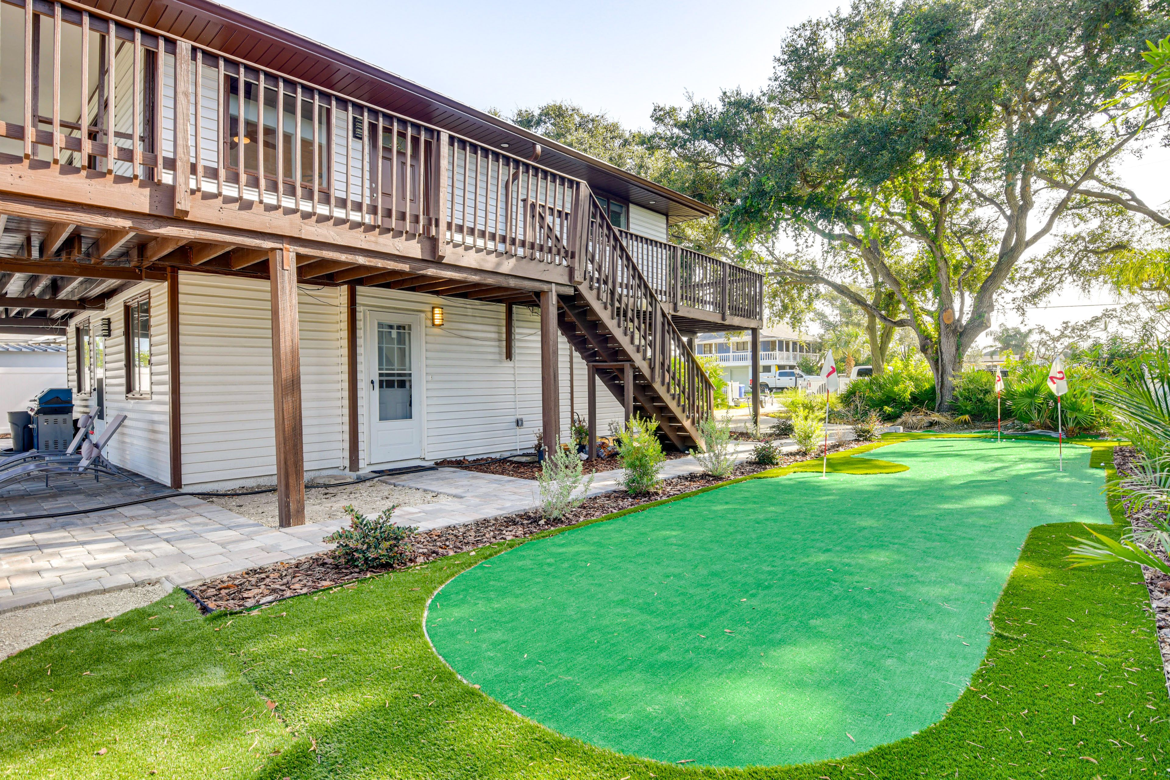 Private Yard | Putting Green | Pool & Spa