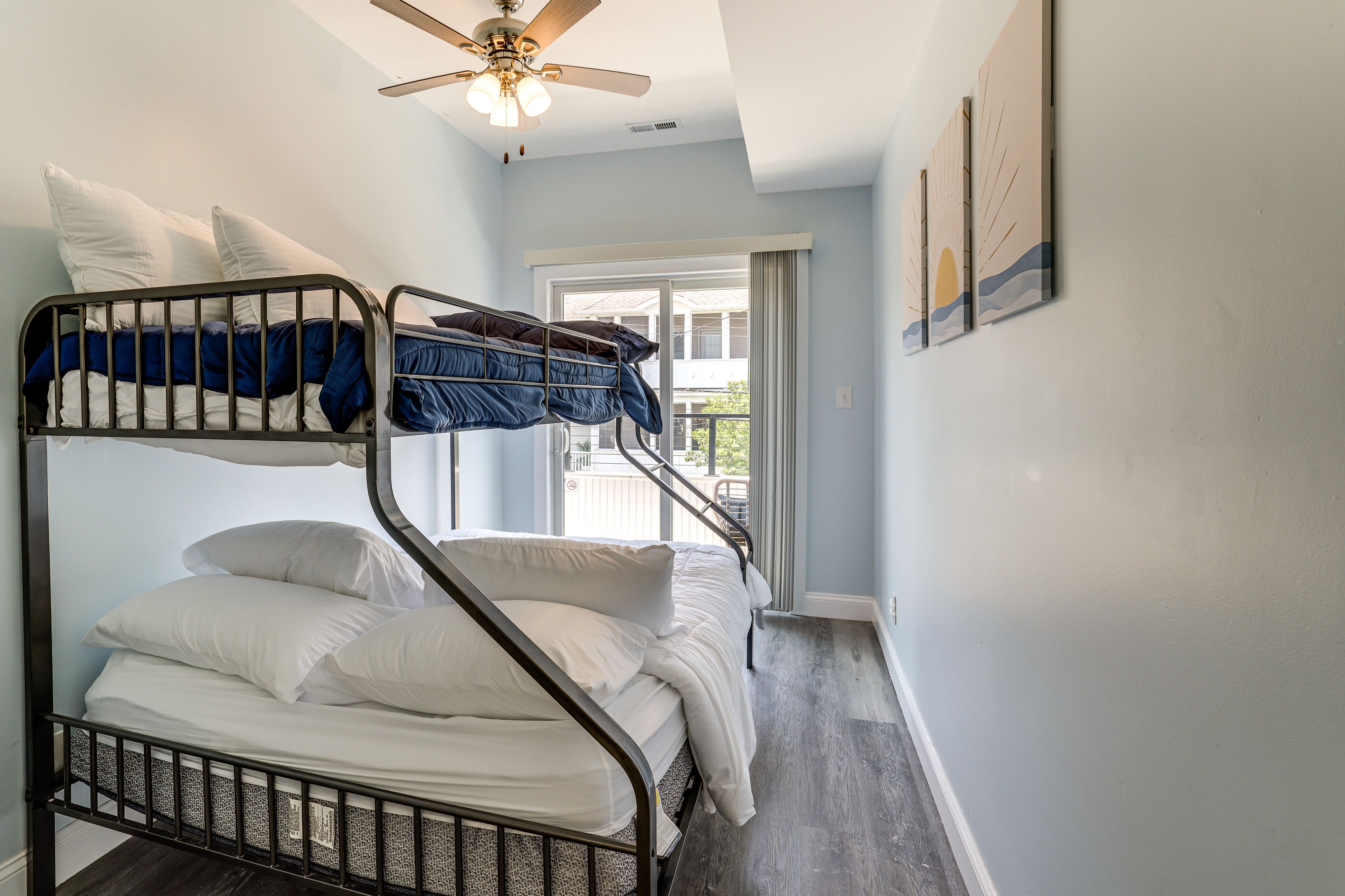 Bedroom 2 | Twin/Full Bunk Bed