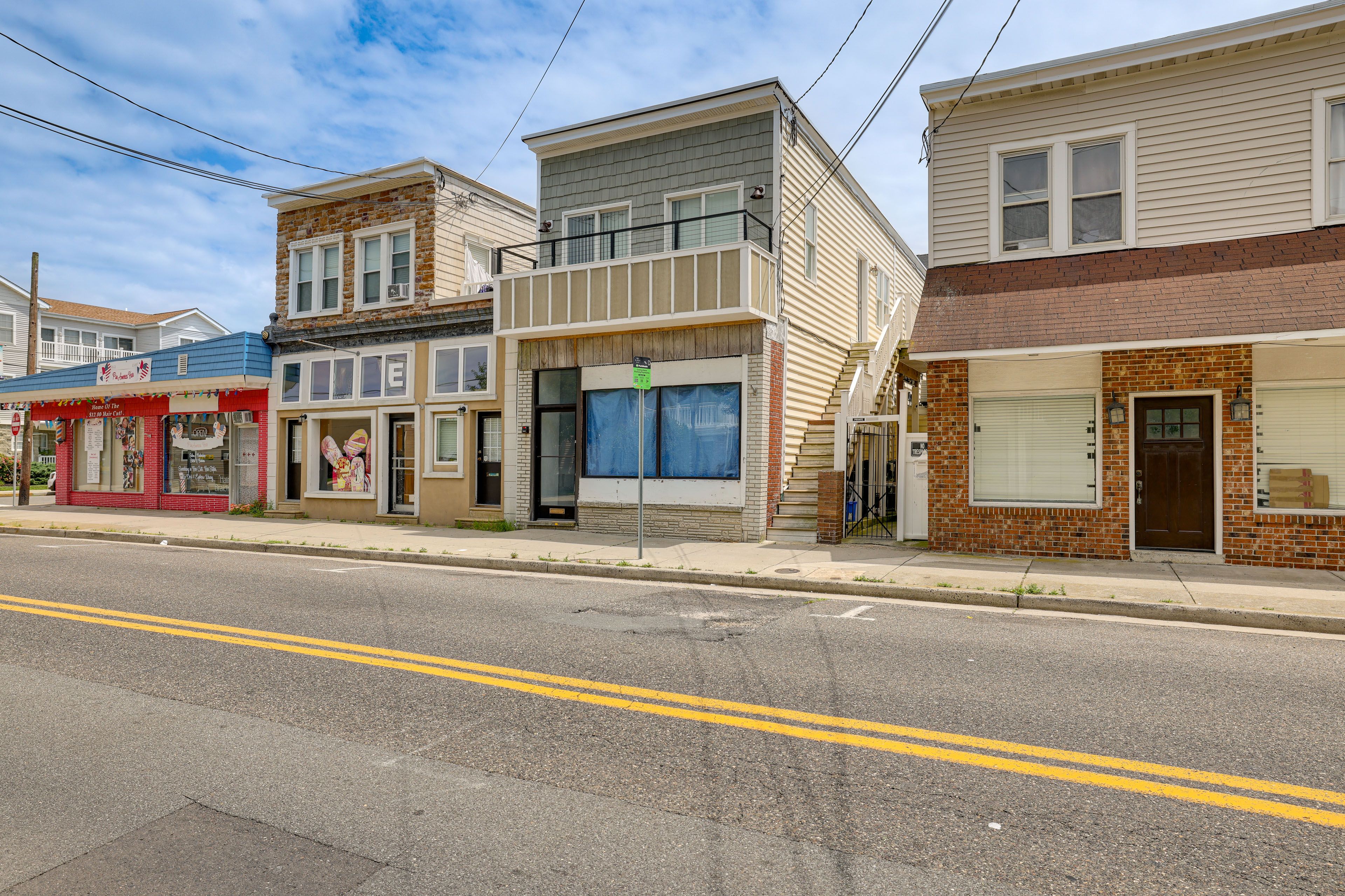 Exterior | Parking | Free Street Parking (1 Vehicle, First-Come, First-Served)