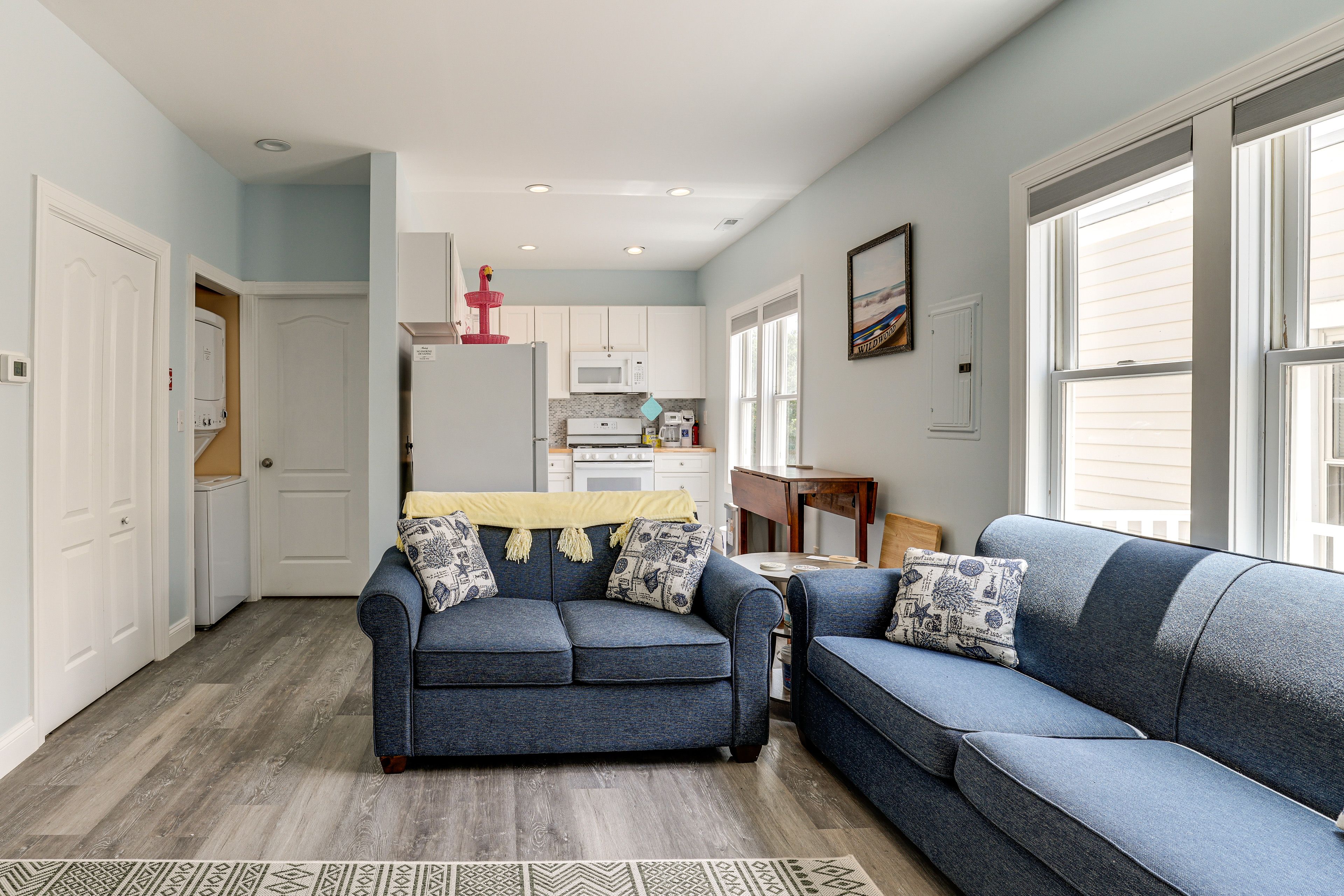 Living Room | Single-Story Unit | 2nd-Floor CondoCentral A/C & Heat