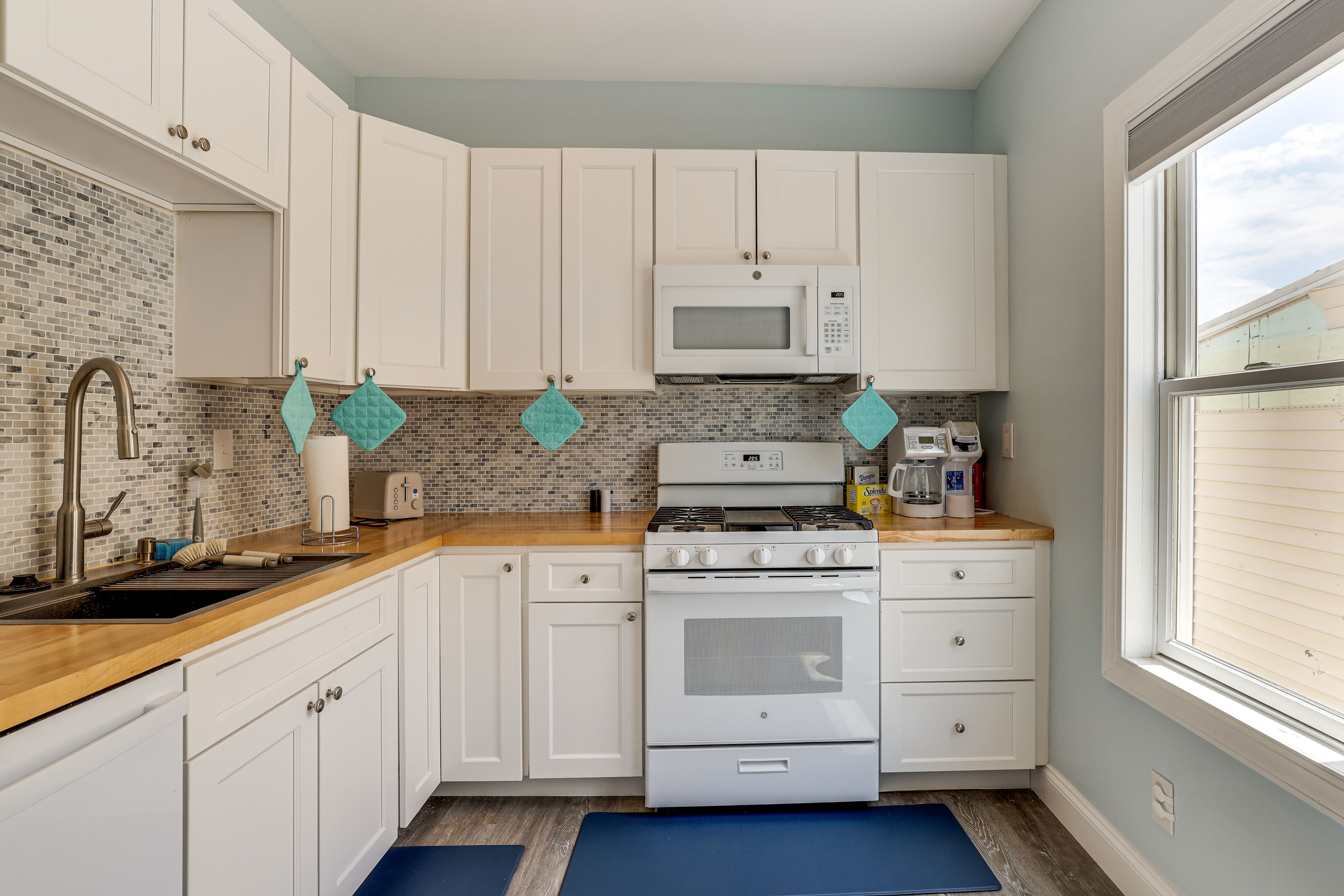 Kitchen | Cooking Basics | Dual Drip/Pod Coffee Maker