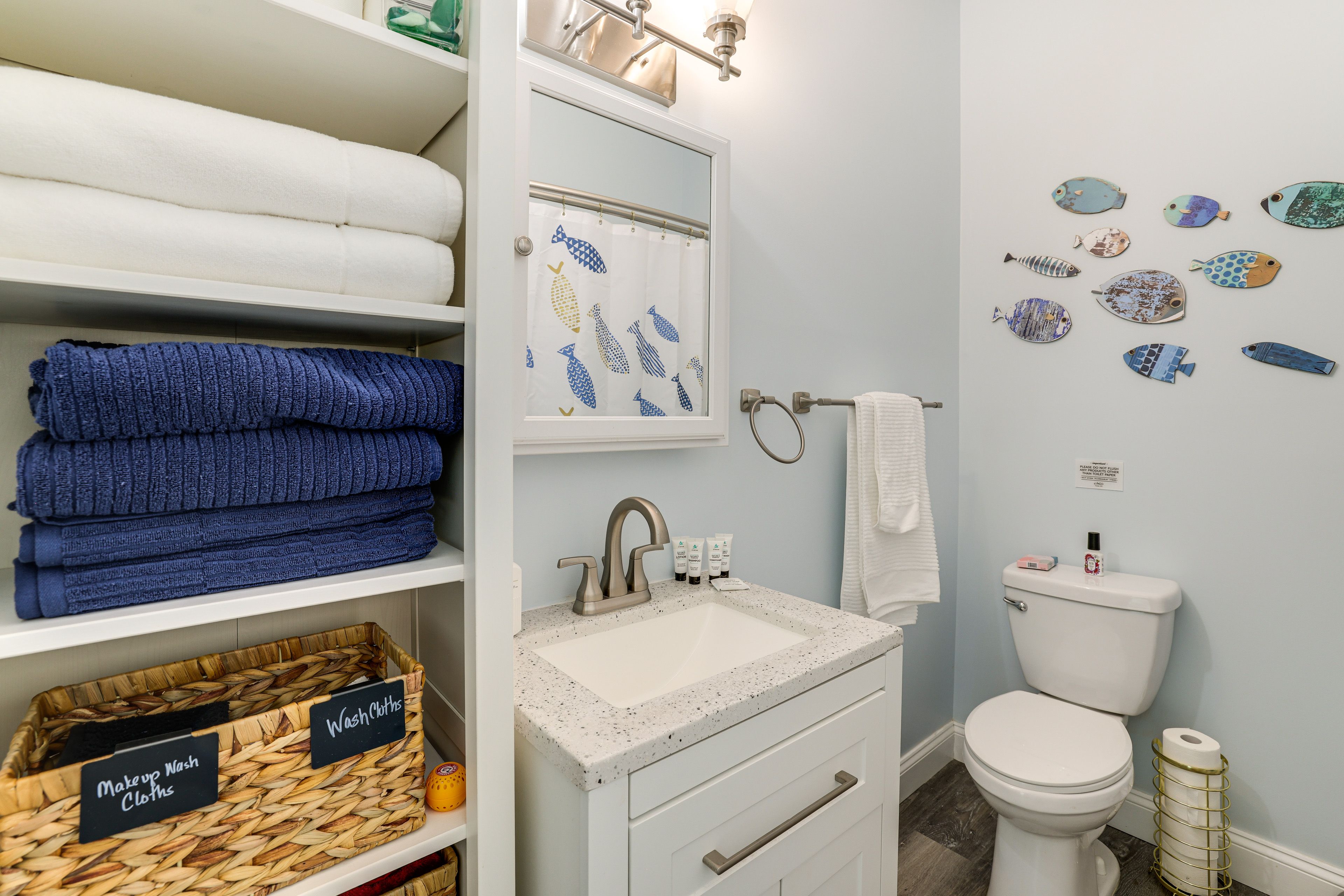 Full Bathroom | Towels Provided