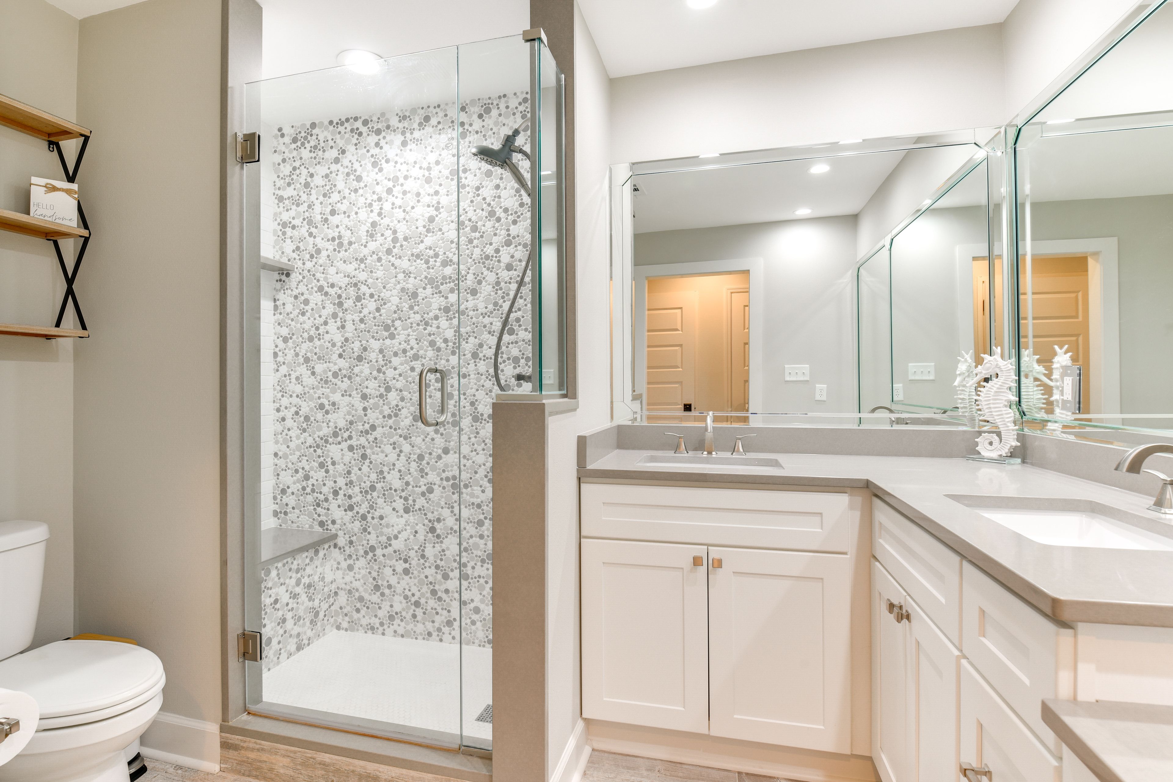 Full Bathroom | 1st Floor