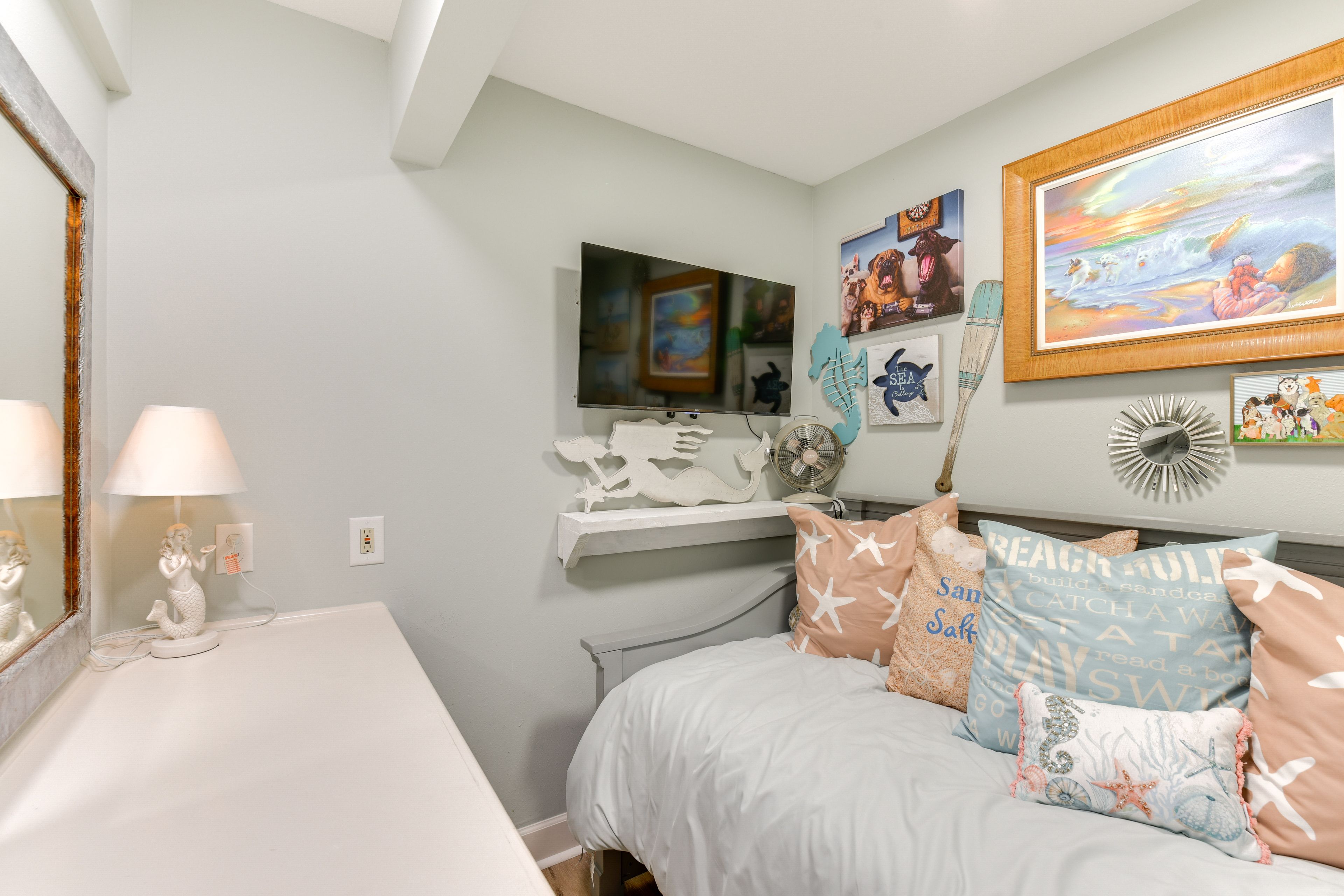 Bonus Room (Accessed via Bedroom 3) | Twin Daybed | 1st Floor