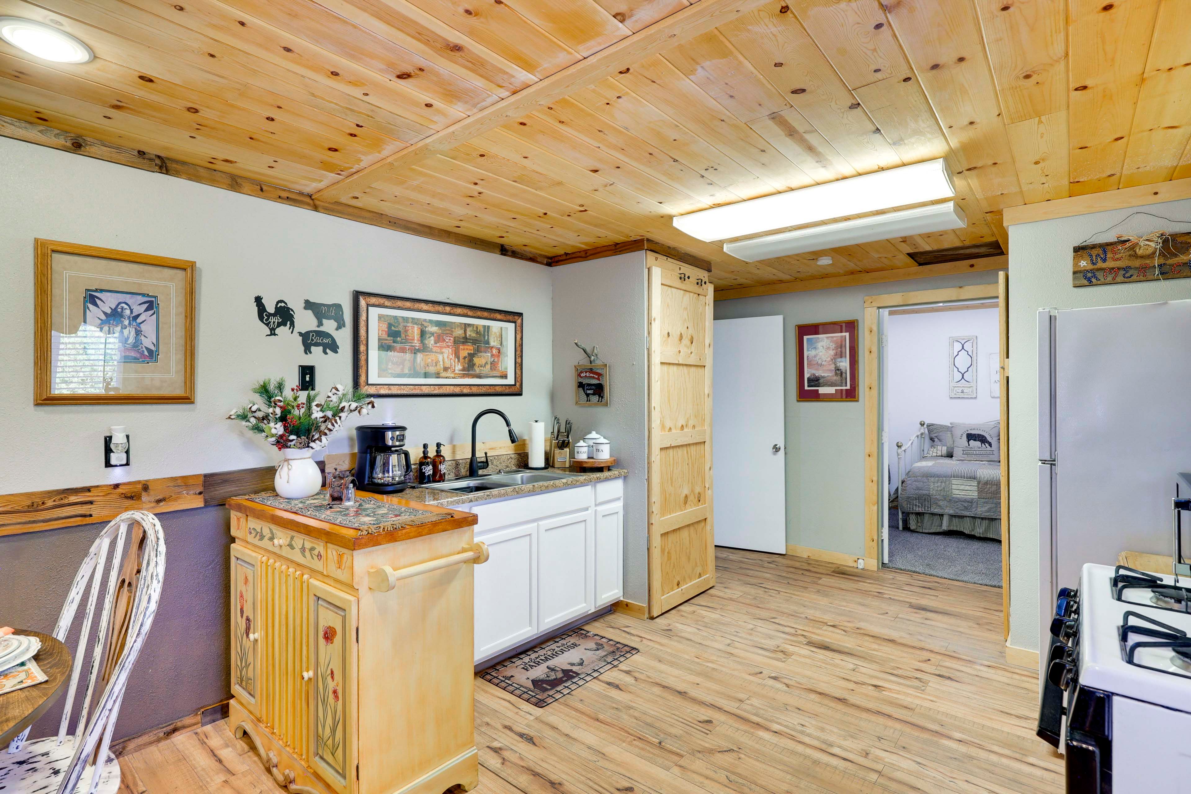 Kitchen | Drip Coffee Pot | Crockpot | Toaster