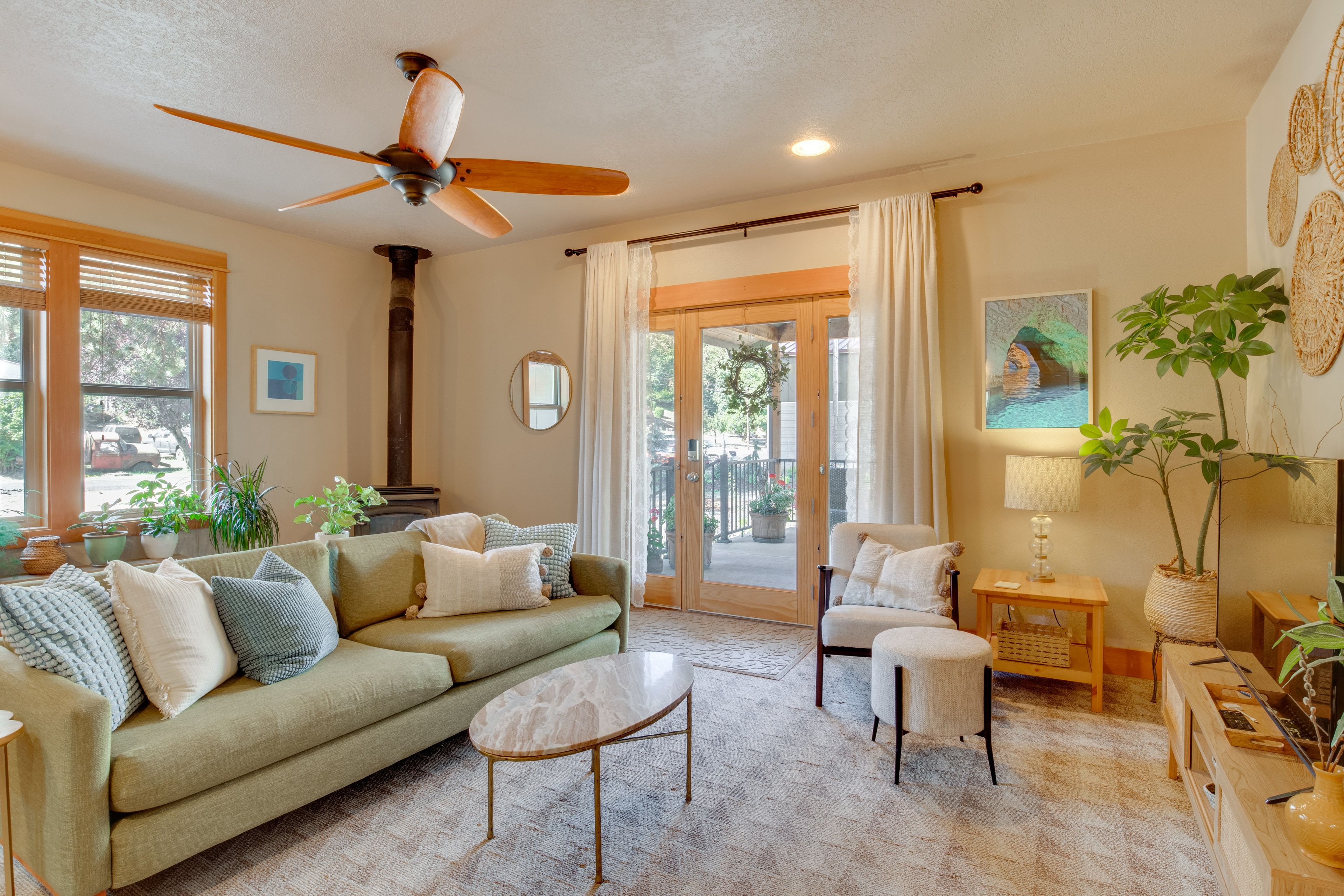 Scotts Mills Vacation Rental | 1BR | 1BA | Step-Free Entry | 576 Sq Ft