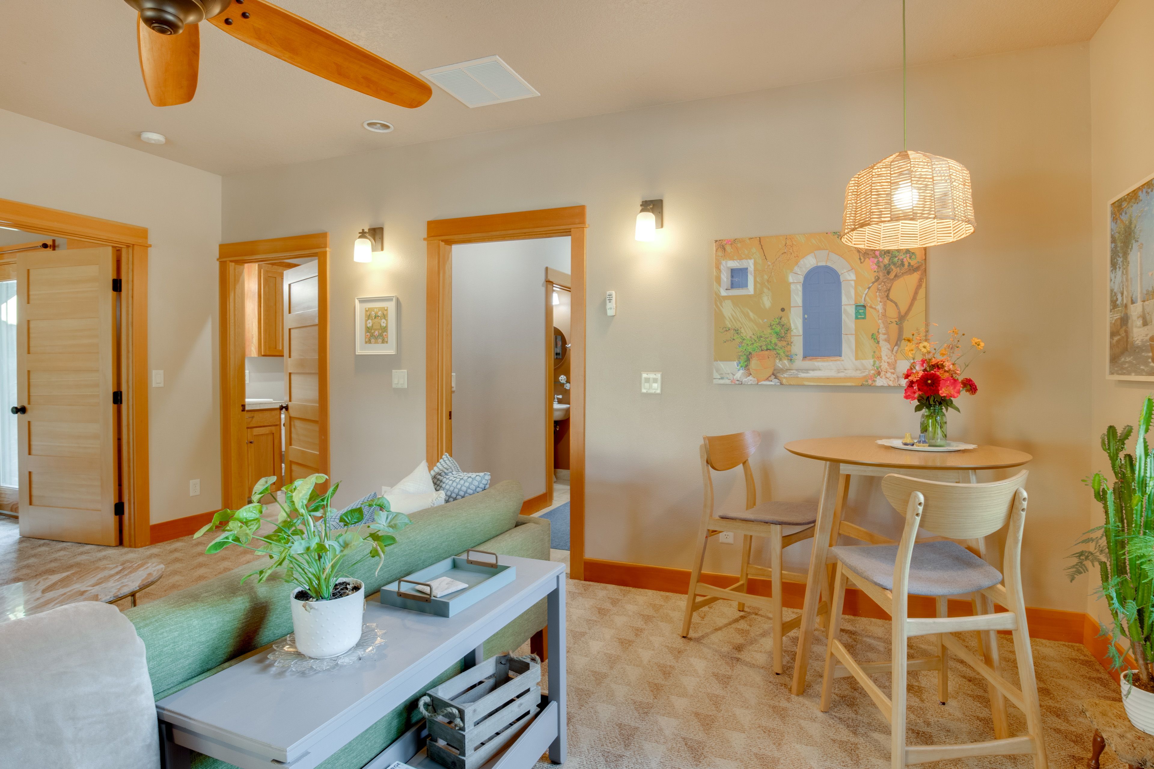 Dining Table | Dishware & Flatware