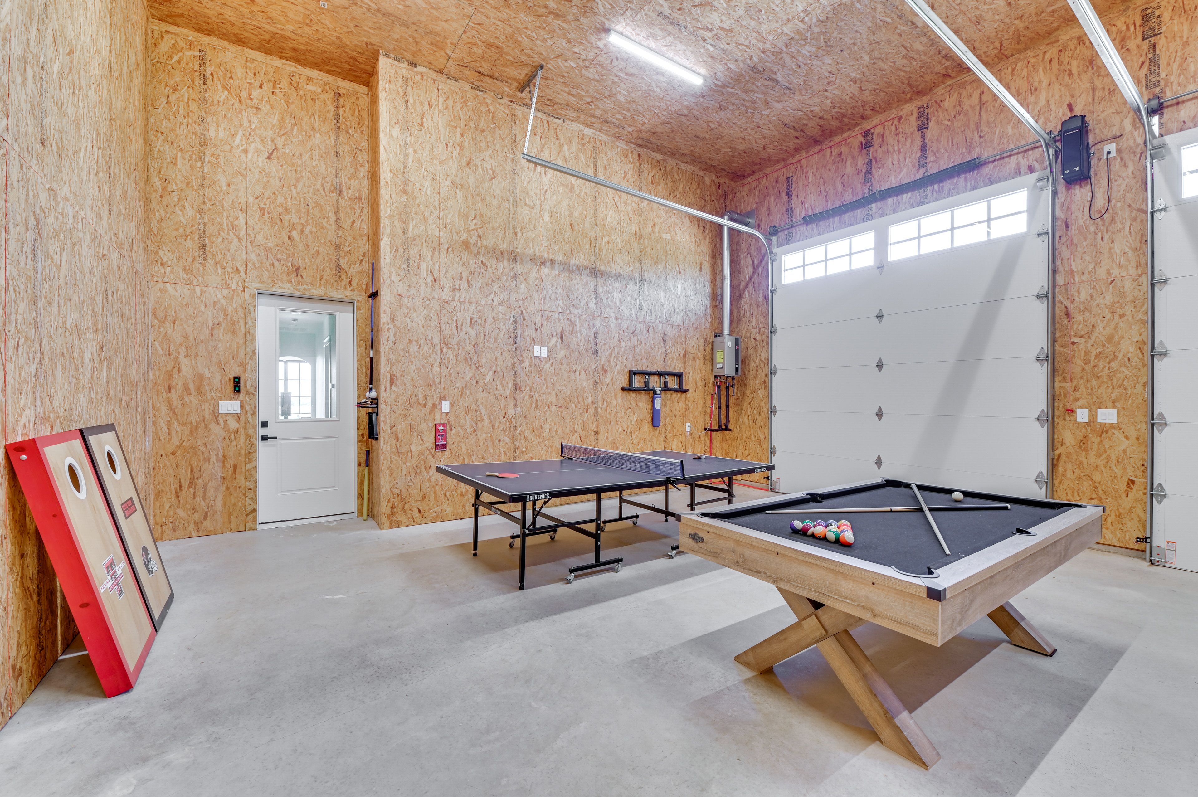 Garage Game Room | Ping-Pong Table | Pool Table | Cornhole