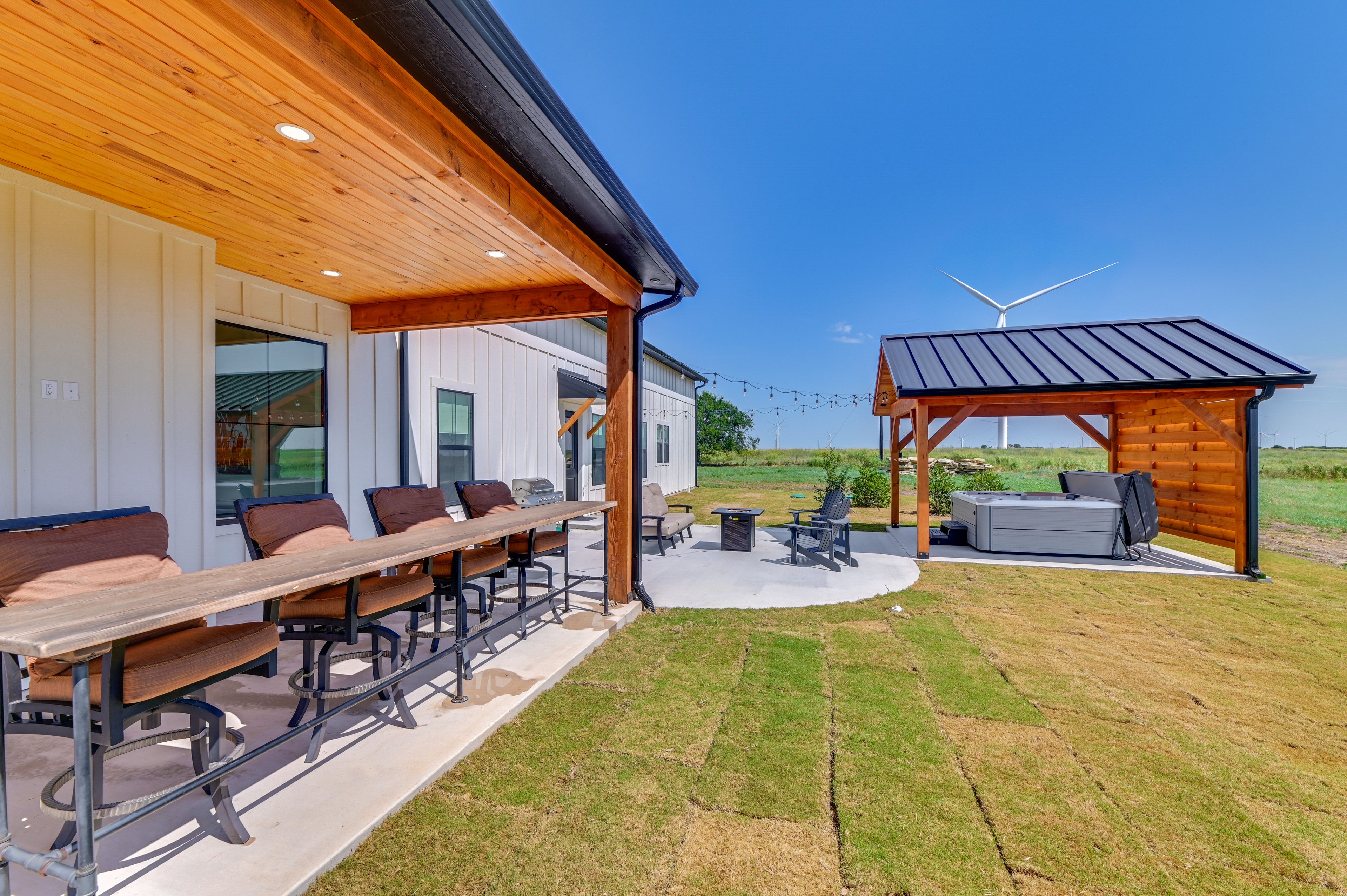 Bar Area | Fire Pit | Gas Grill | Hot Tub