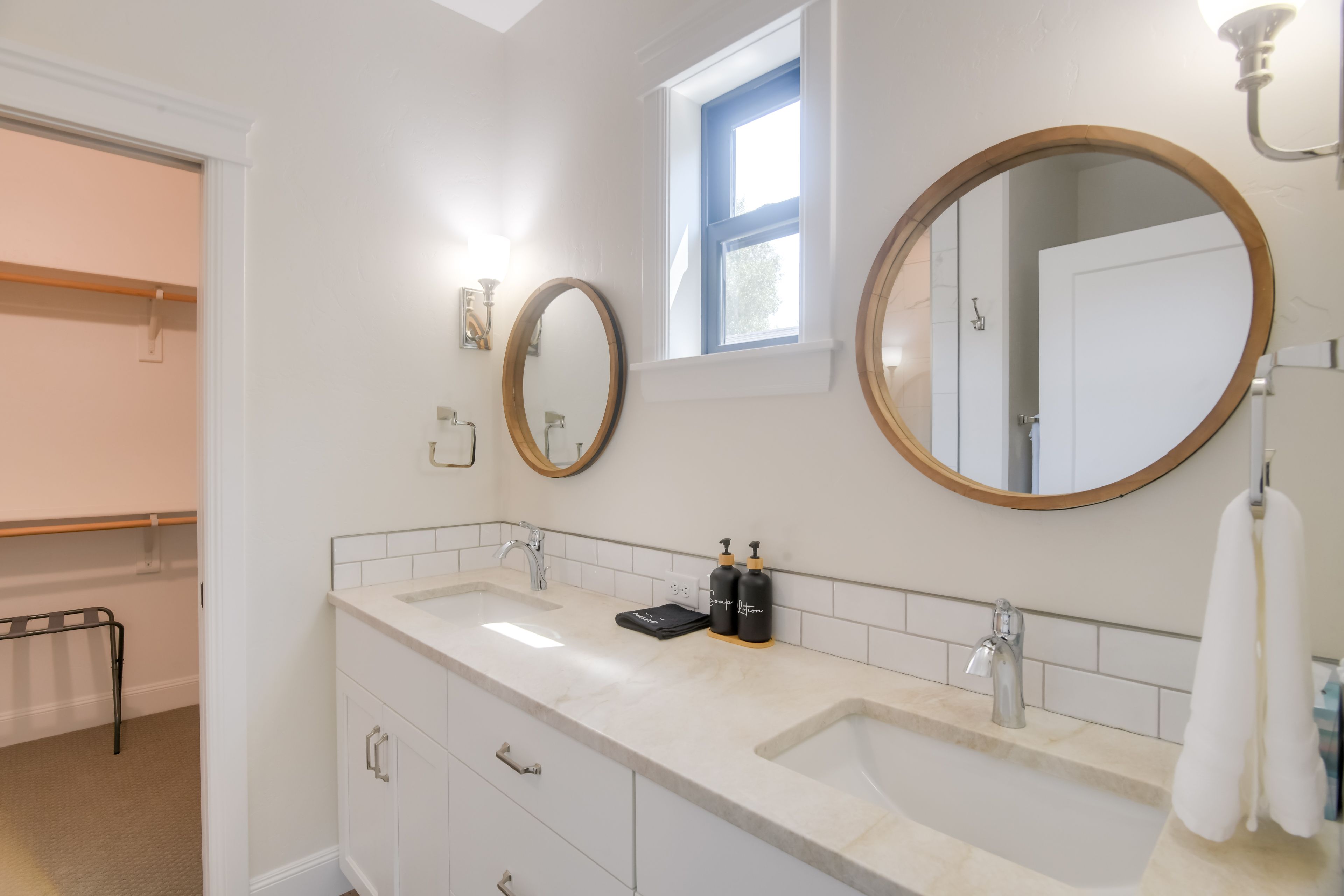 Full Bath | 2nd Floor