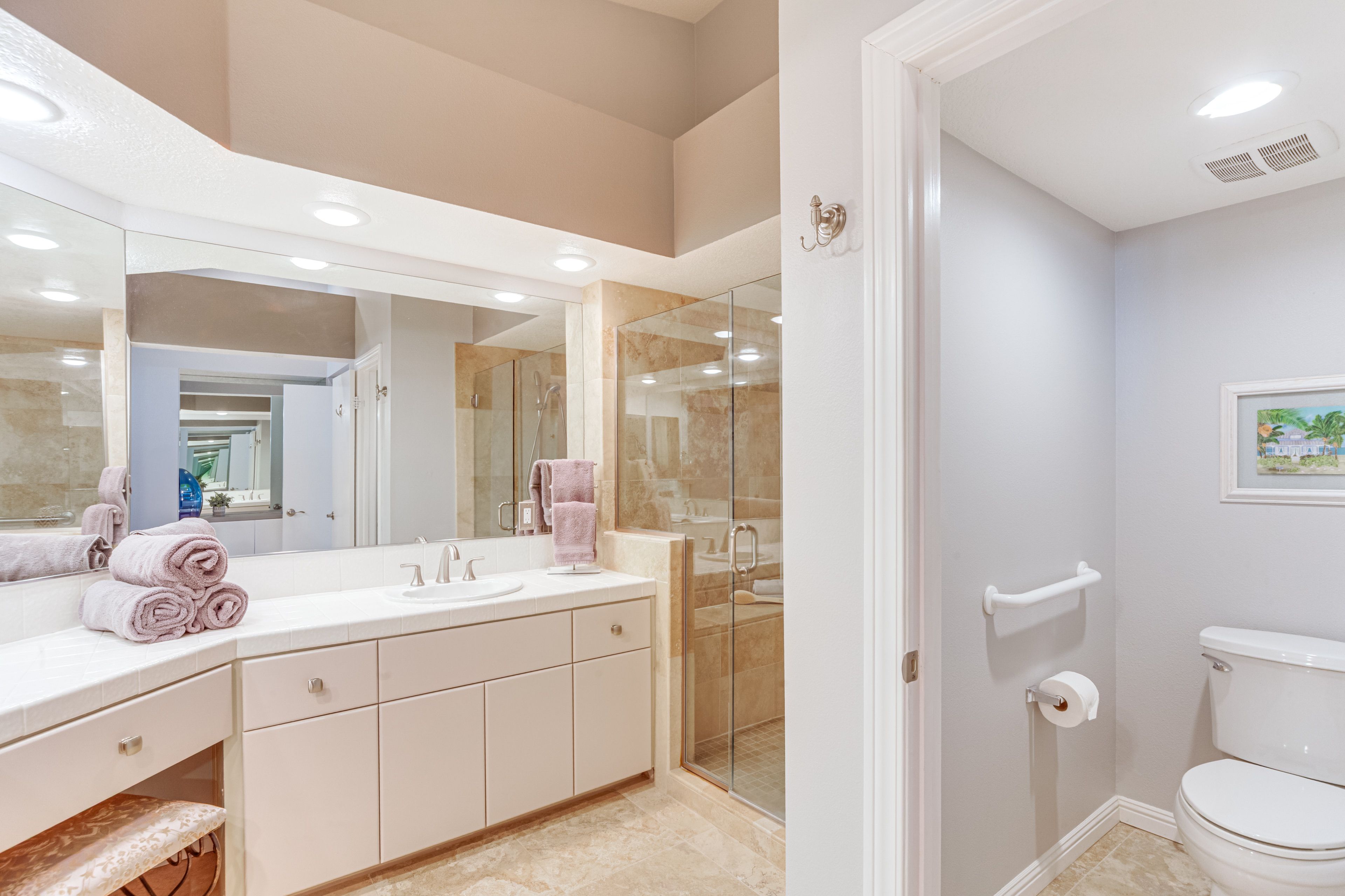 En-Suite Bathroom | Towels Provided