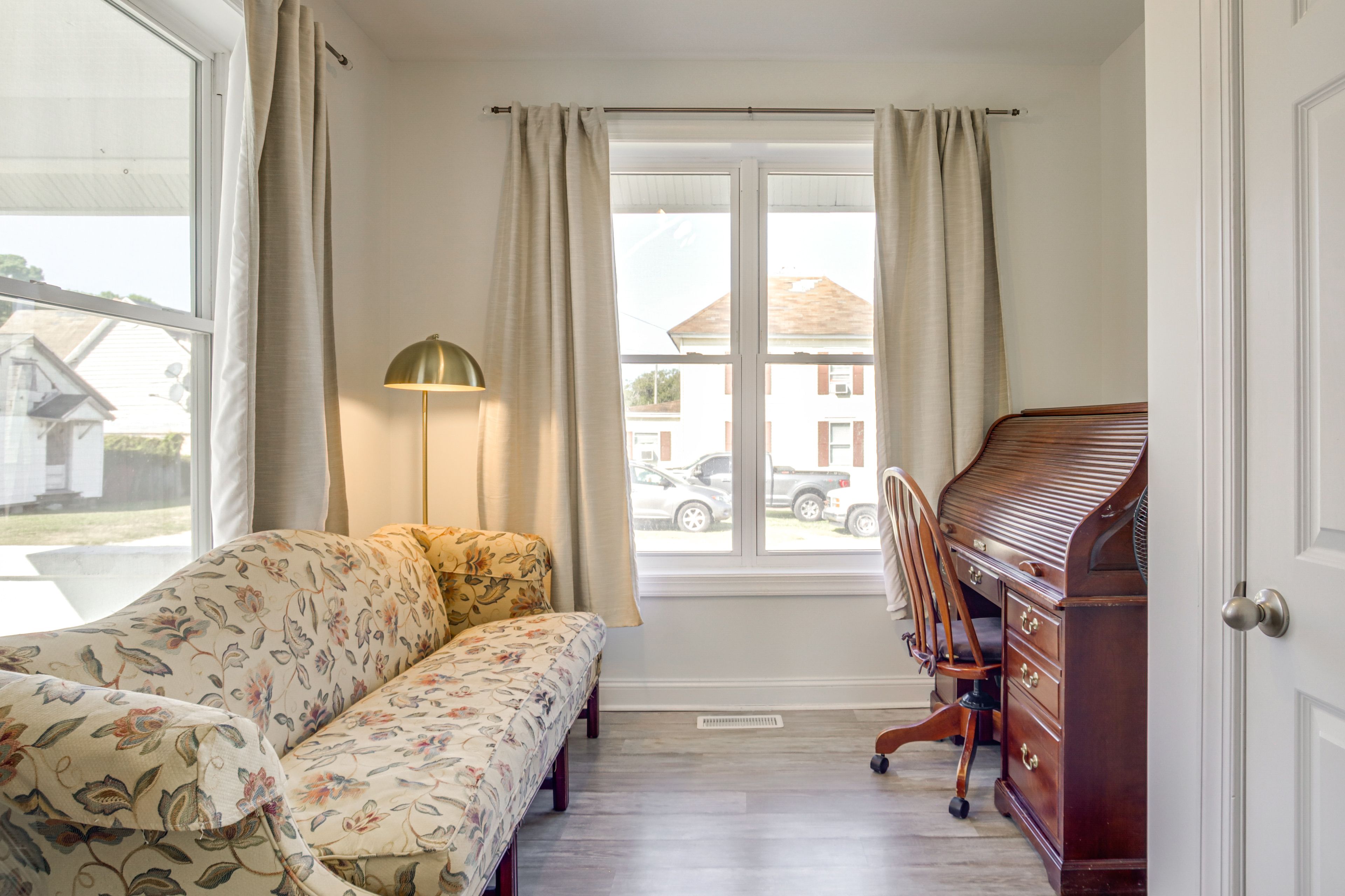 Den | Work Desk | 1st Floor