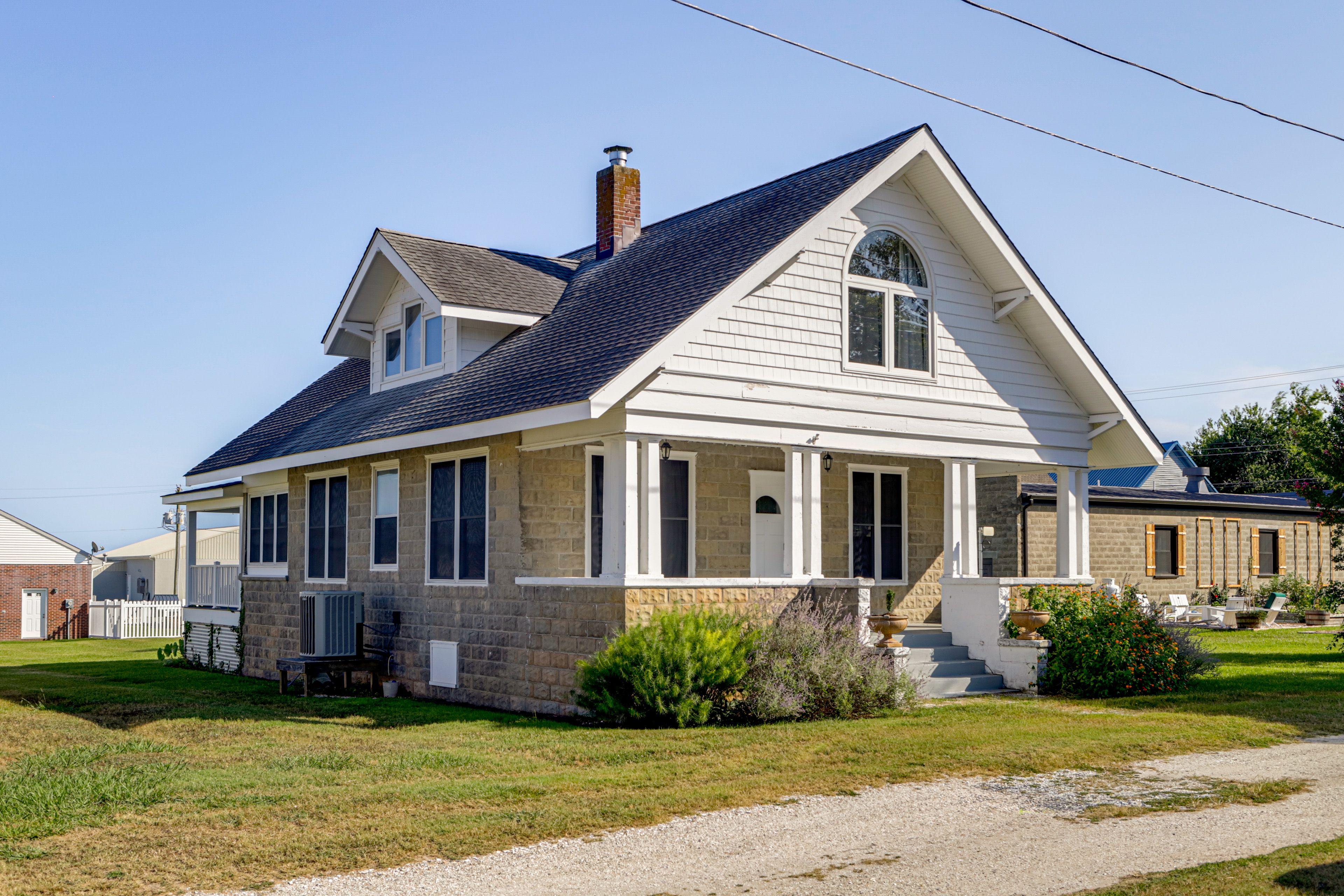 Parking | Driveway (3 Vehicles)