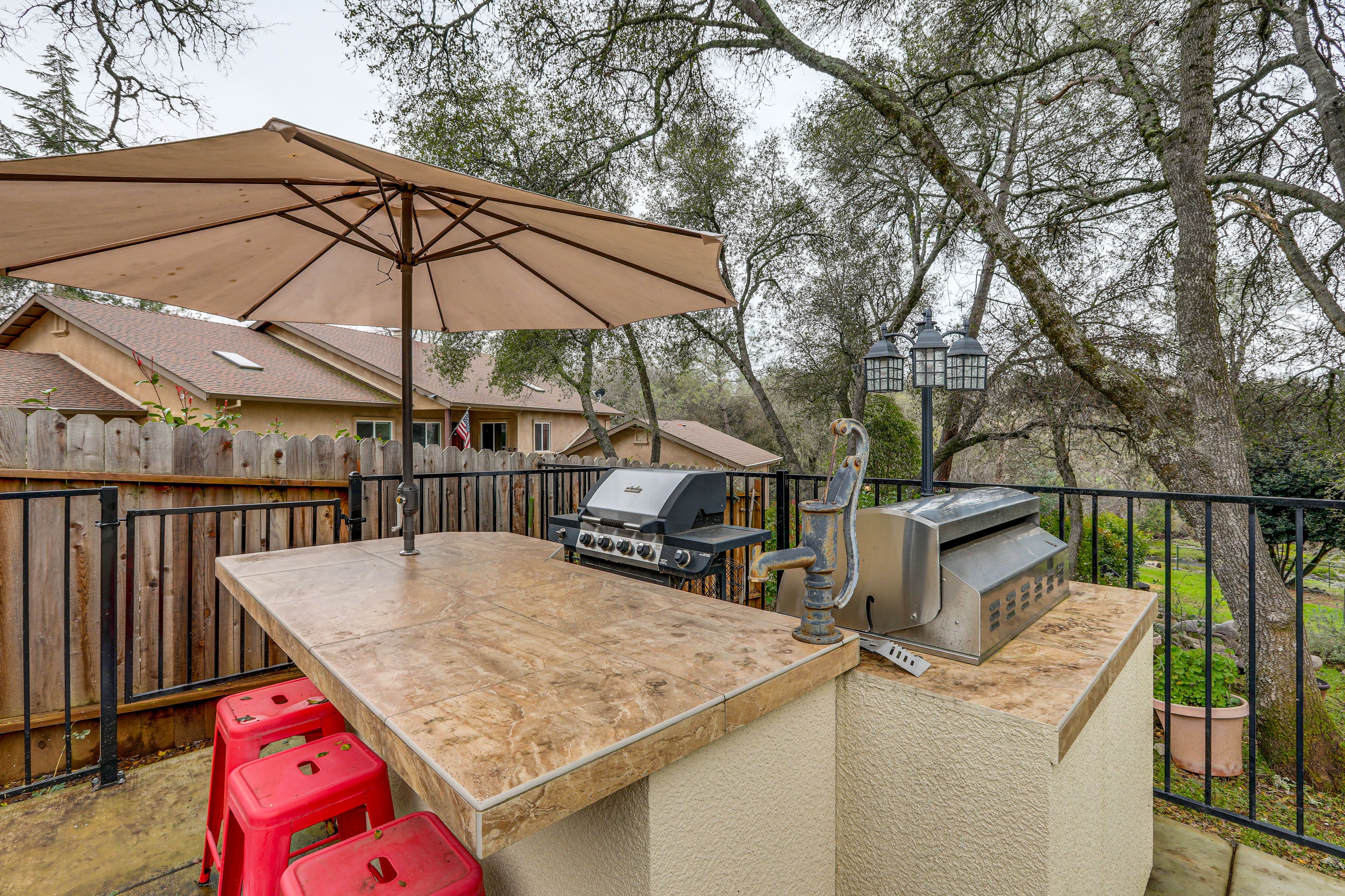 Grilling Area | Mini Fridge