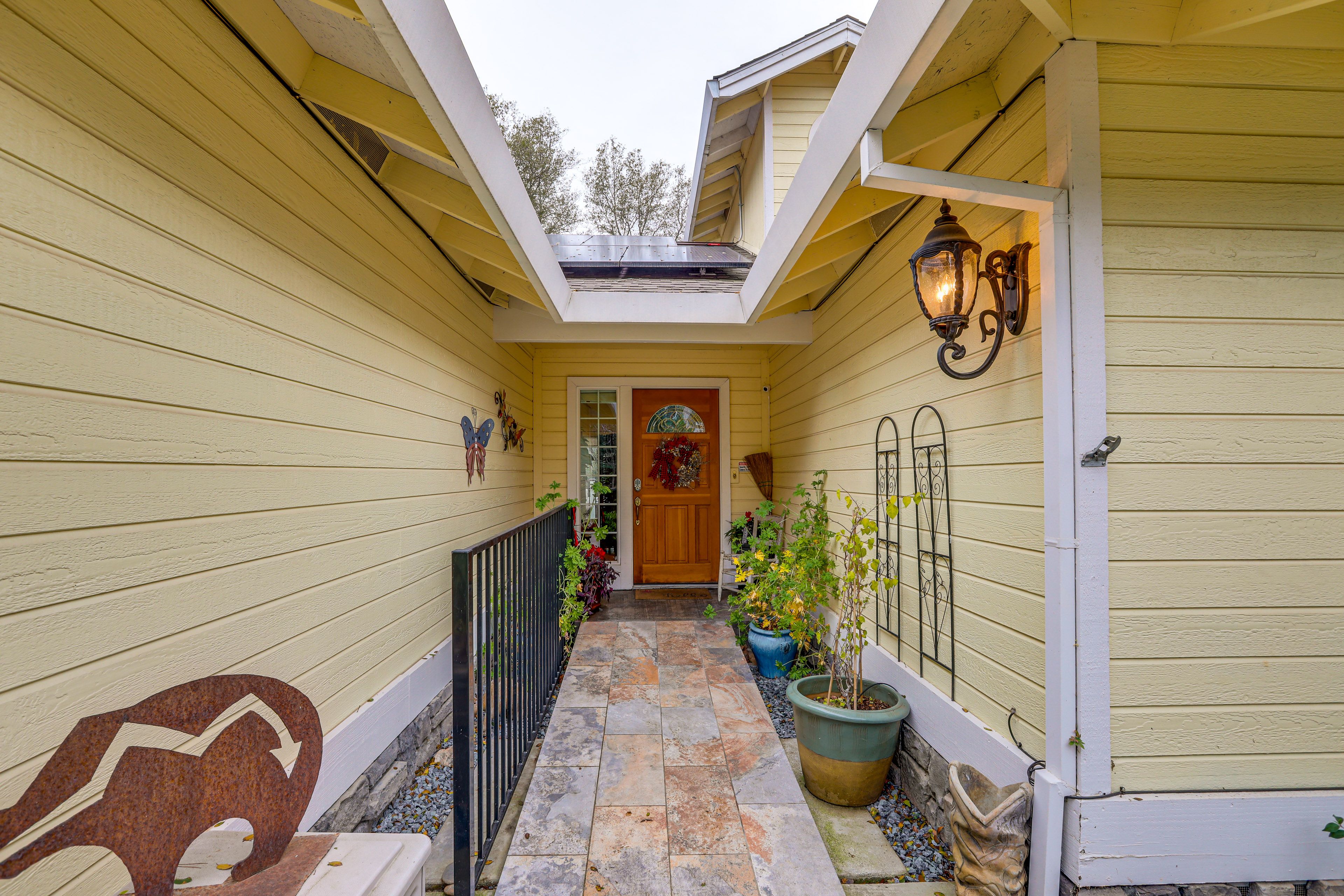 Property Exterior | Driveway (4 Vehicles) | No Garage Parking