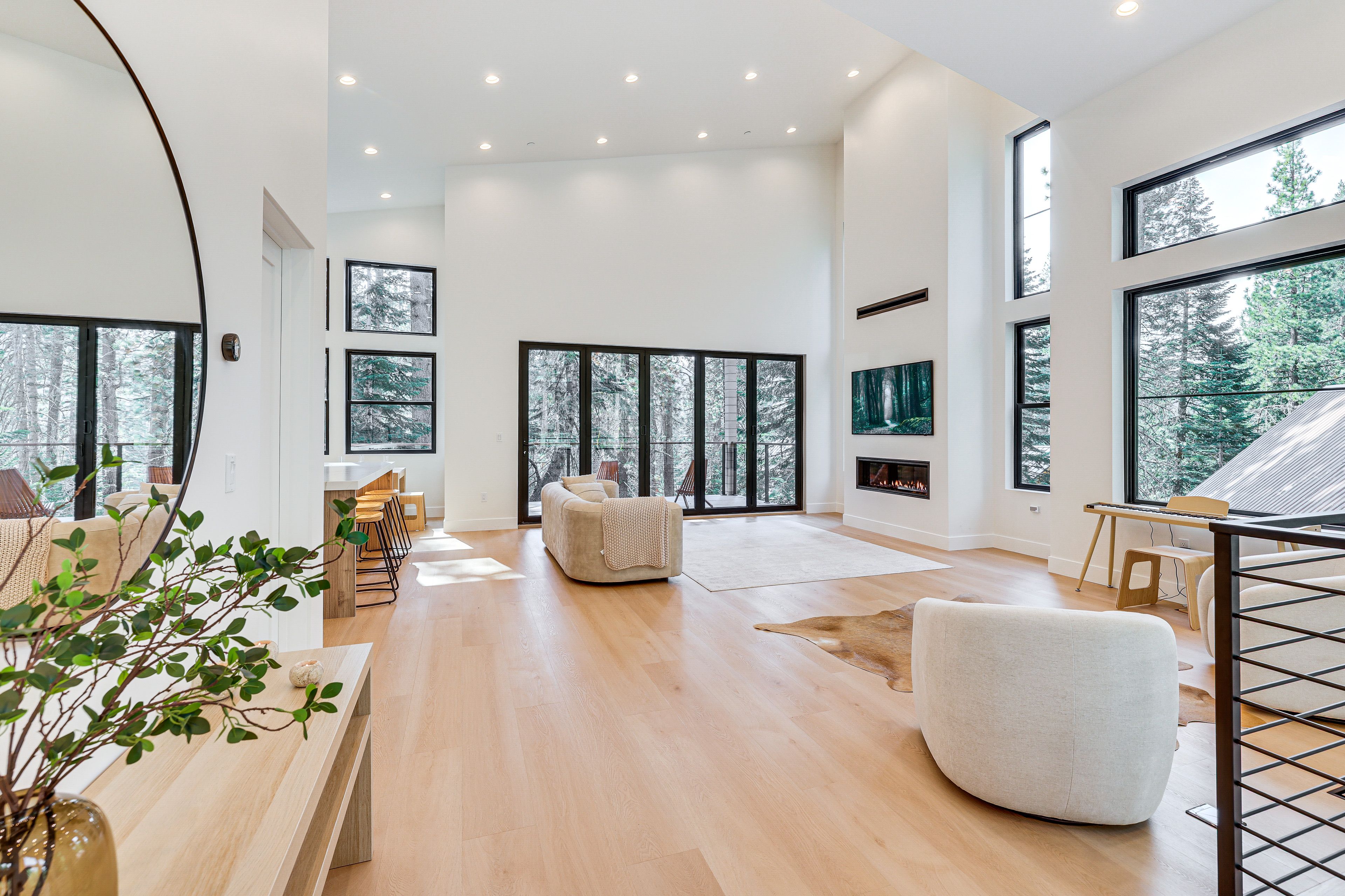 Living Room | 1st Floor | Smart TV | Free WiFi