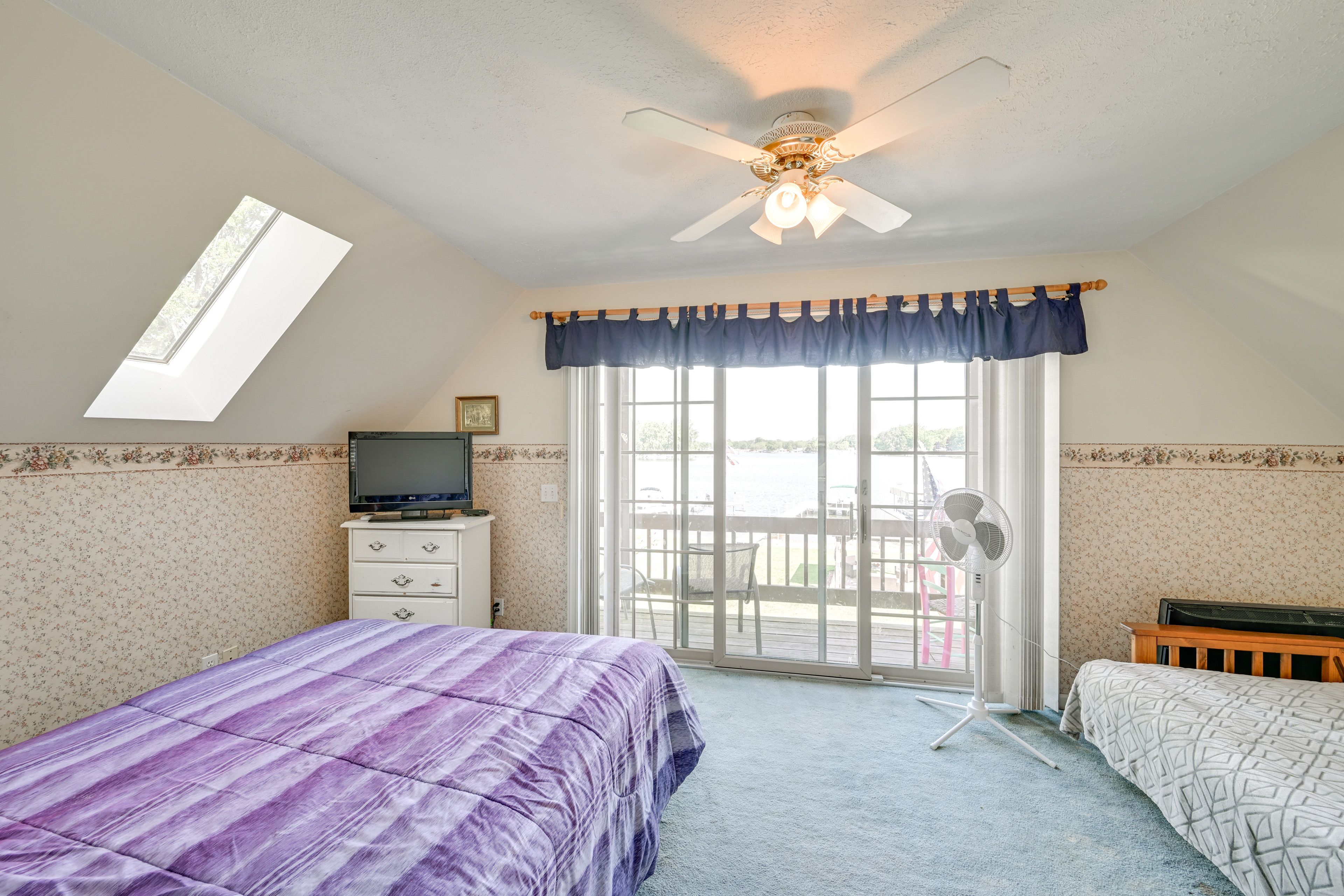 Bedroom 3 | Queen Bed | Full Bed | Balcony Access | 2nd Floor