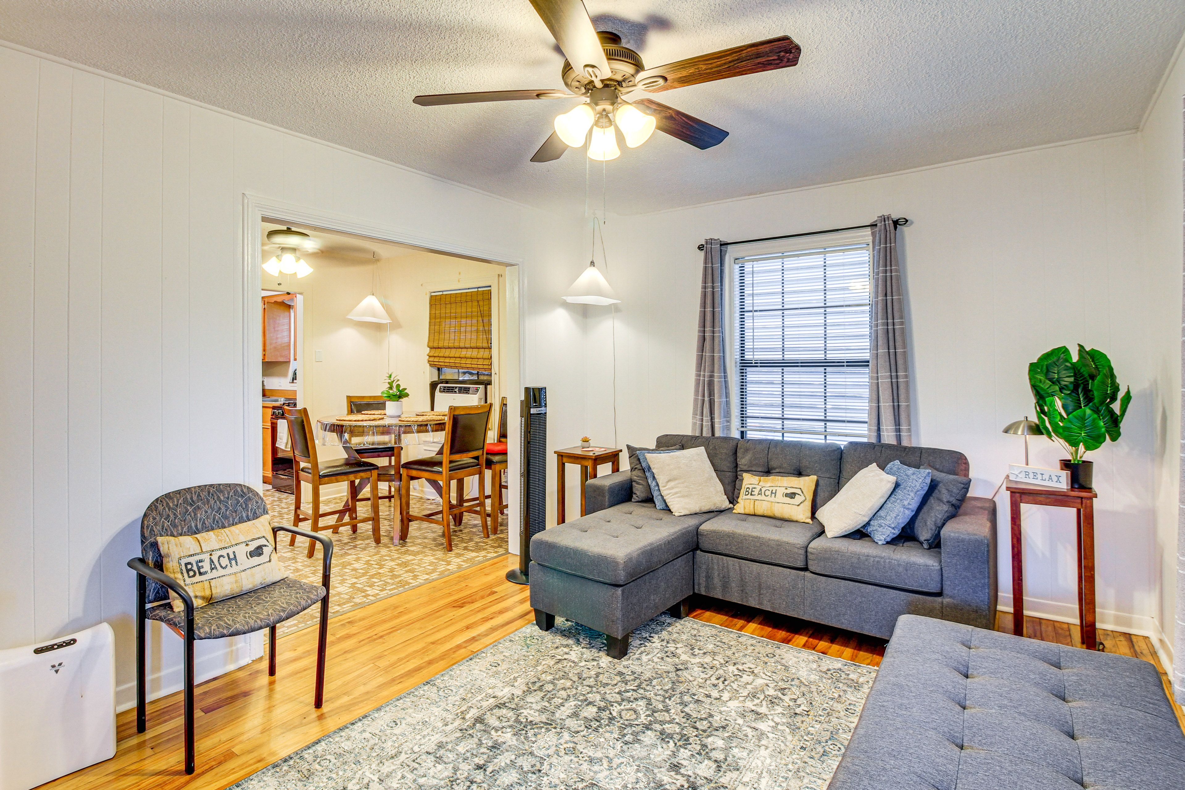 Living Room | Free WiFi | Smart TV | Window A/C Units