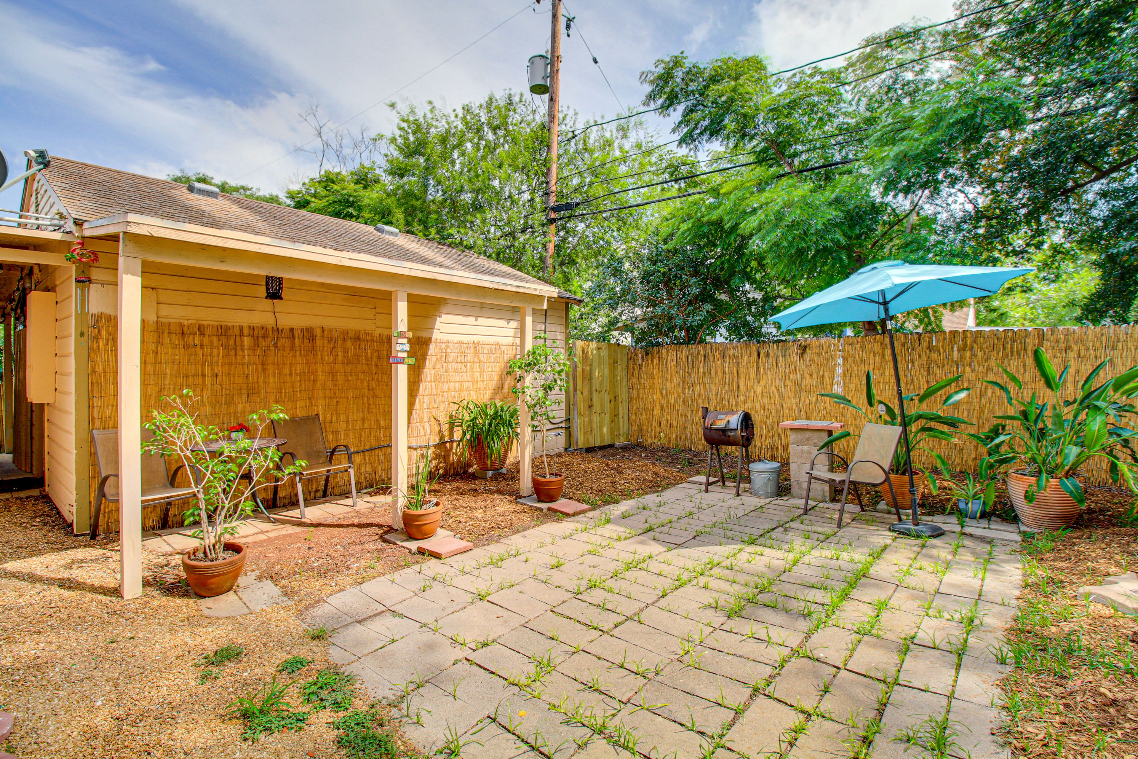Patio | Grill | Outdoor Dining Area
