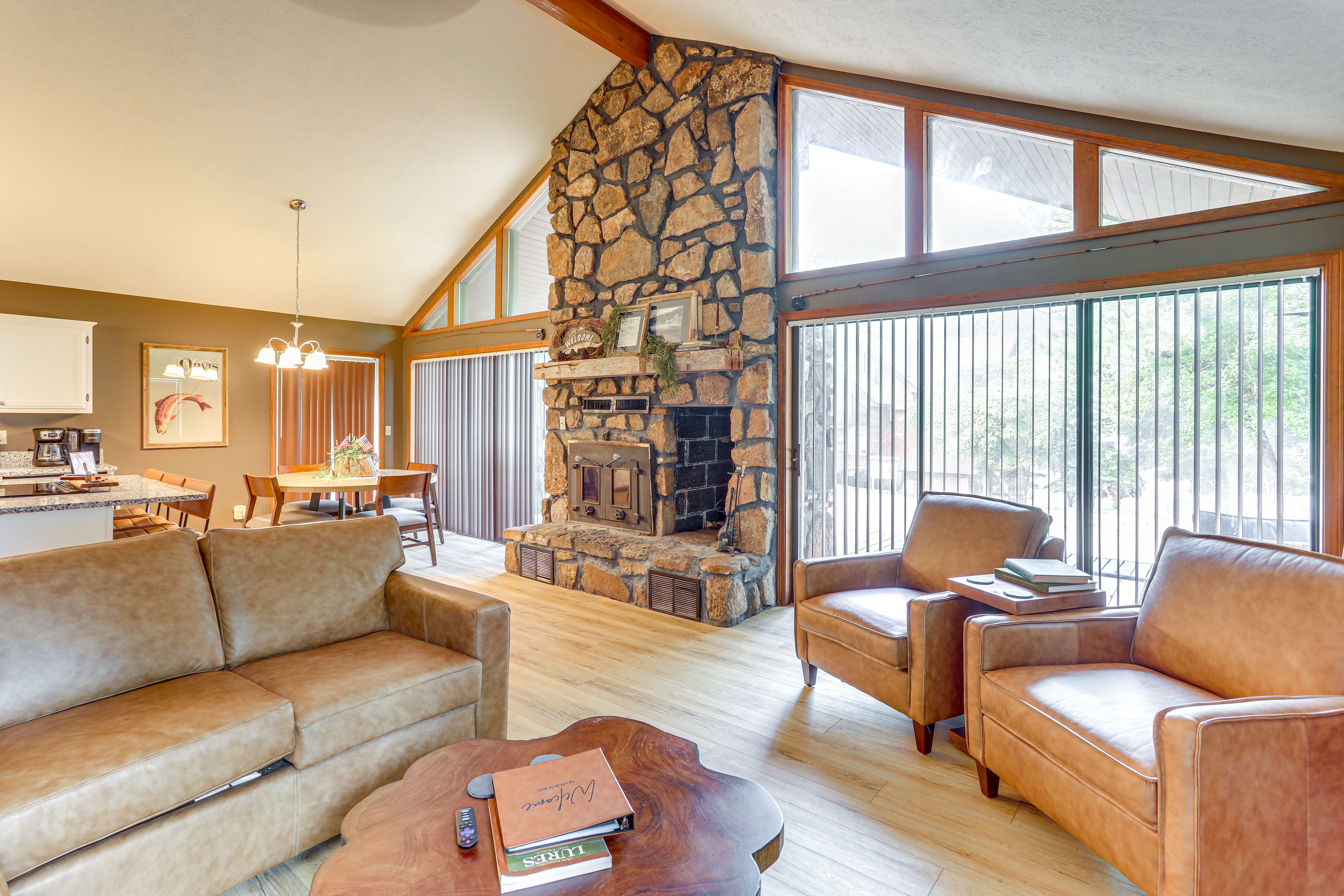 Interior | Single-Story Cabin